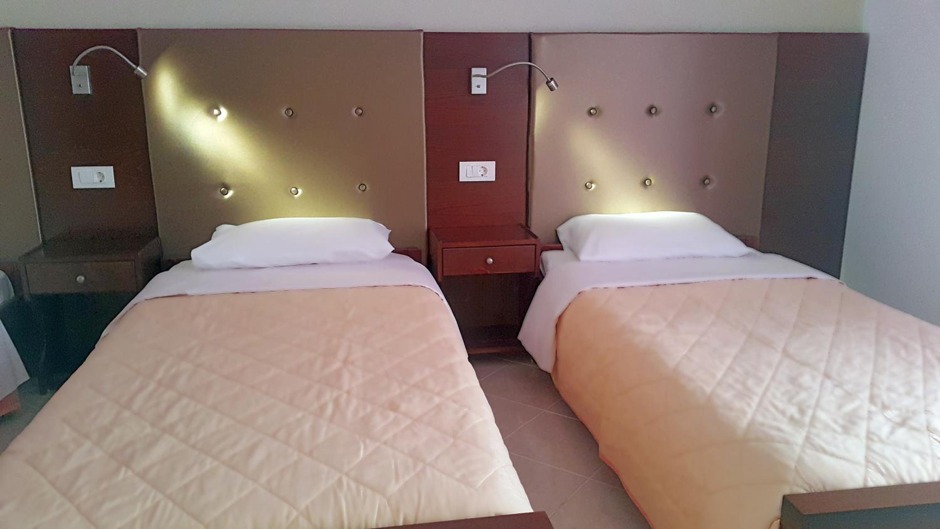 Two-Bedroom Apartment (5 Adults) photo 2