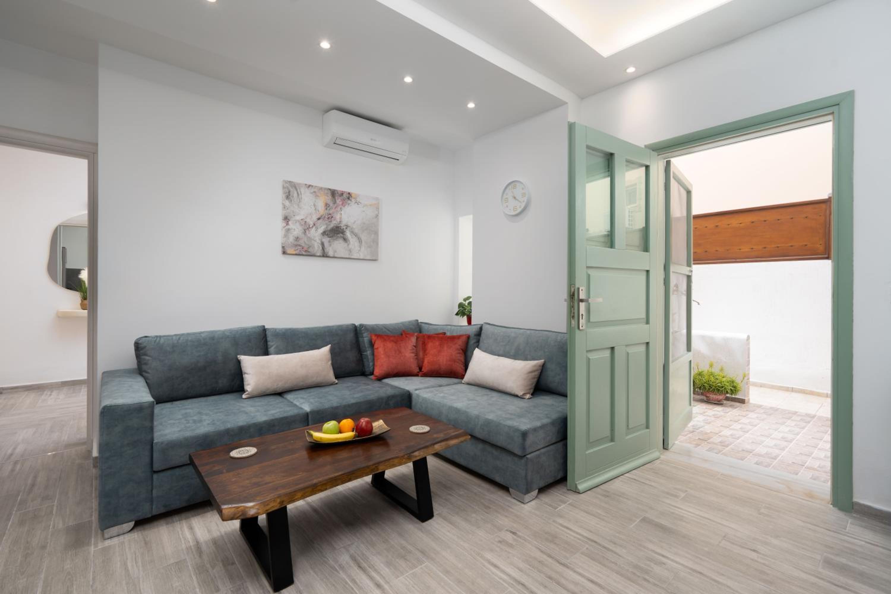 Two-Bedroom House photo 2