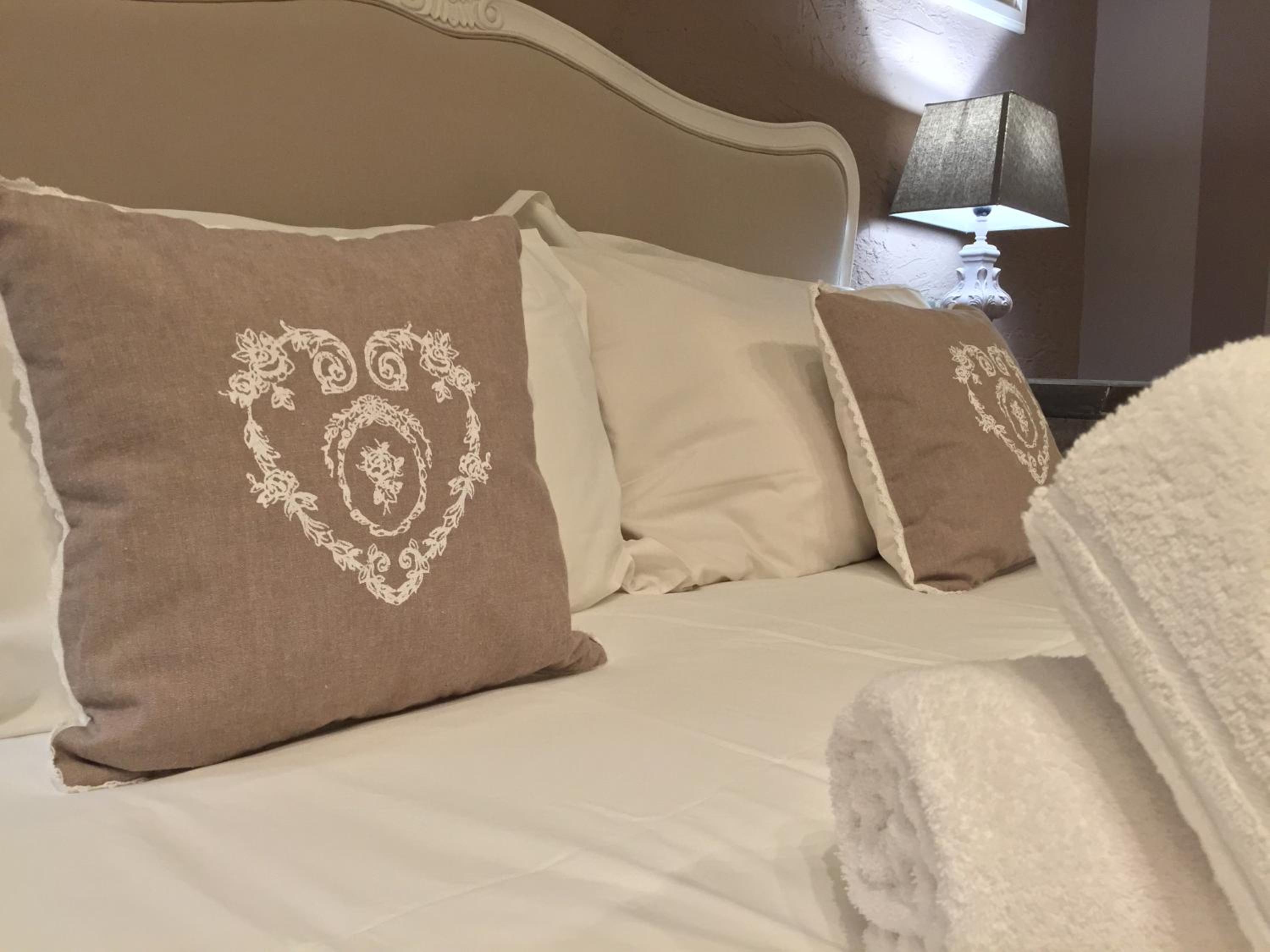 Double Room with Jacuzzi photo 1