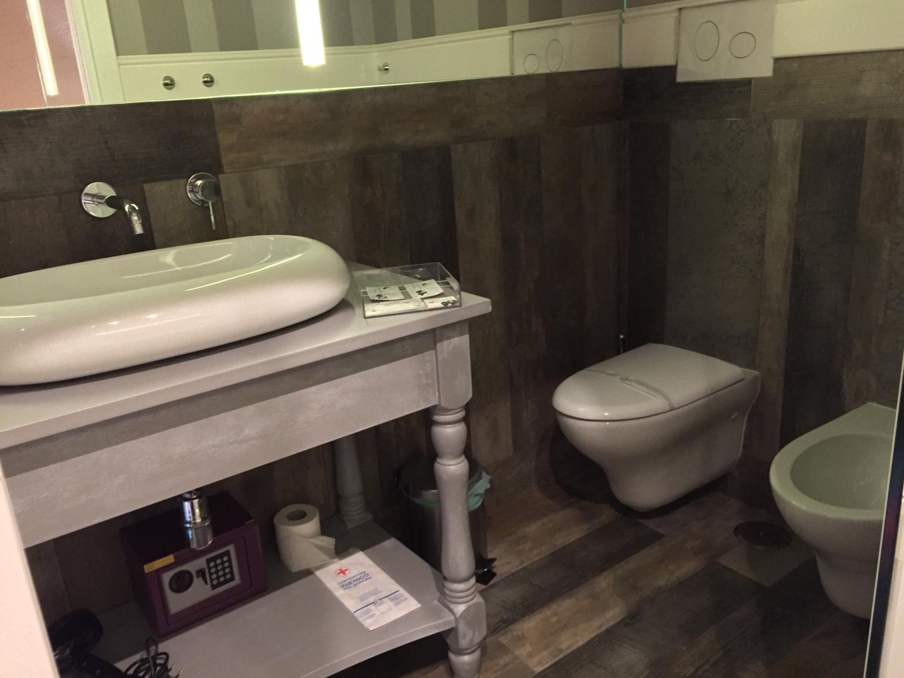 Double Room with Jacuzzi photo 2
