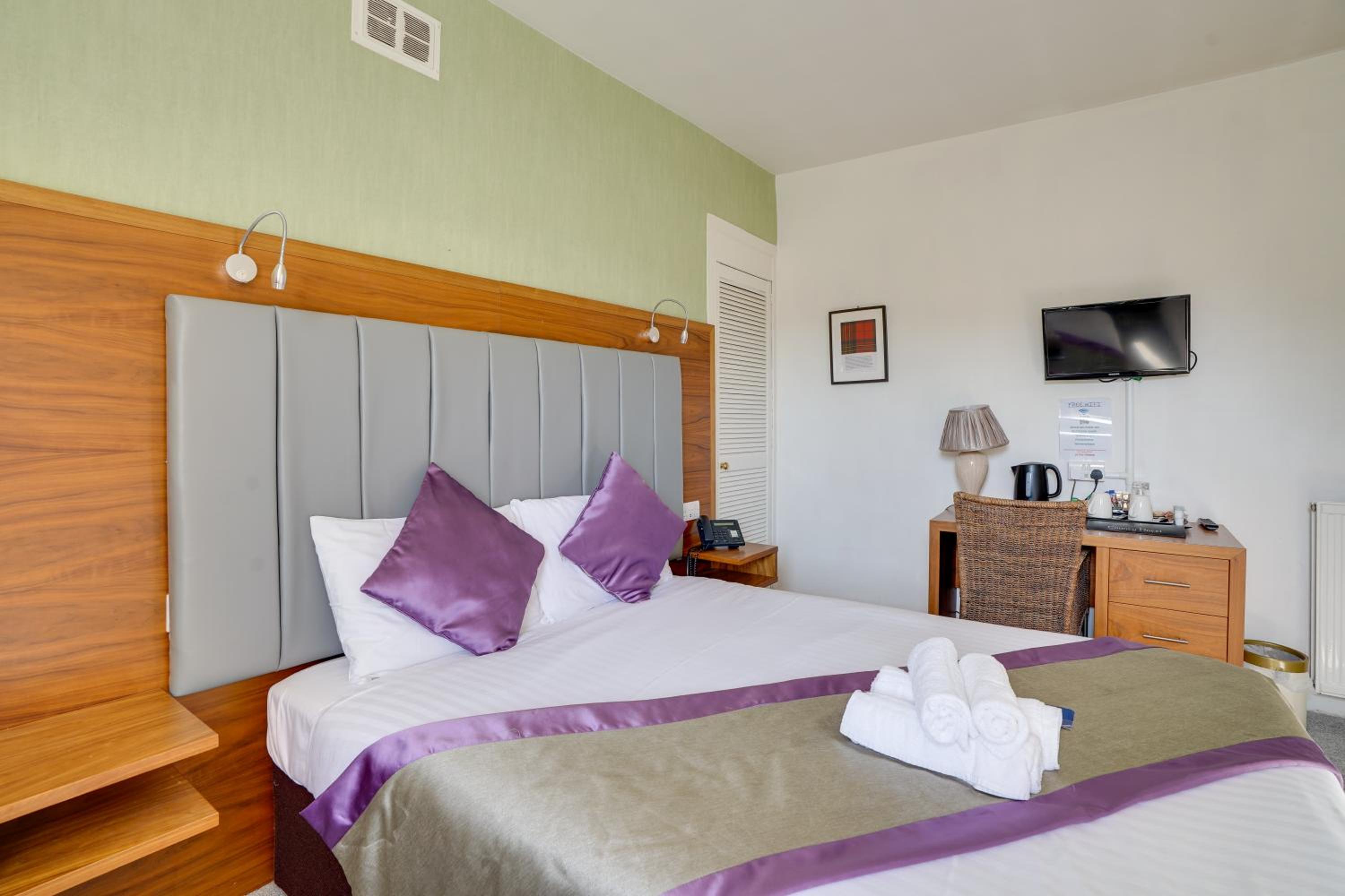 Double Room (1 Adult + 1 Child) photo 2