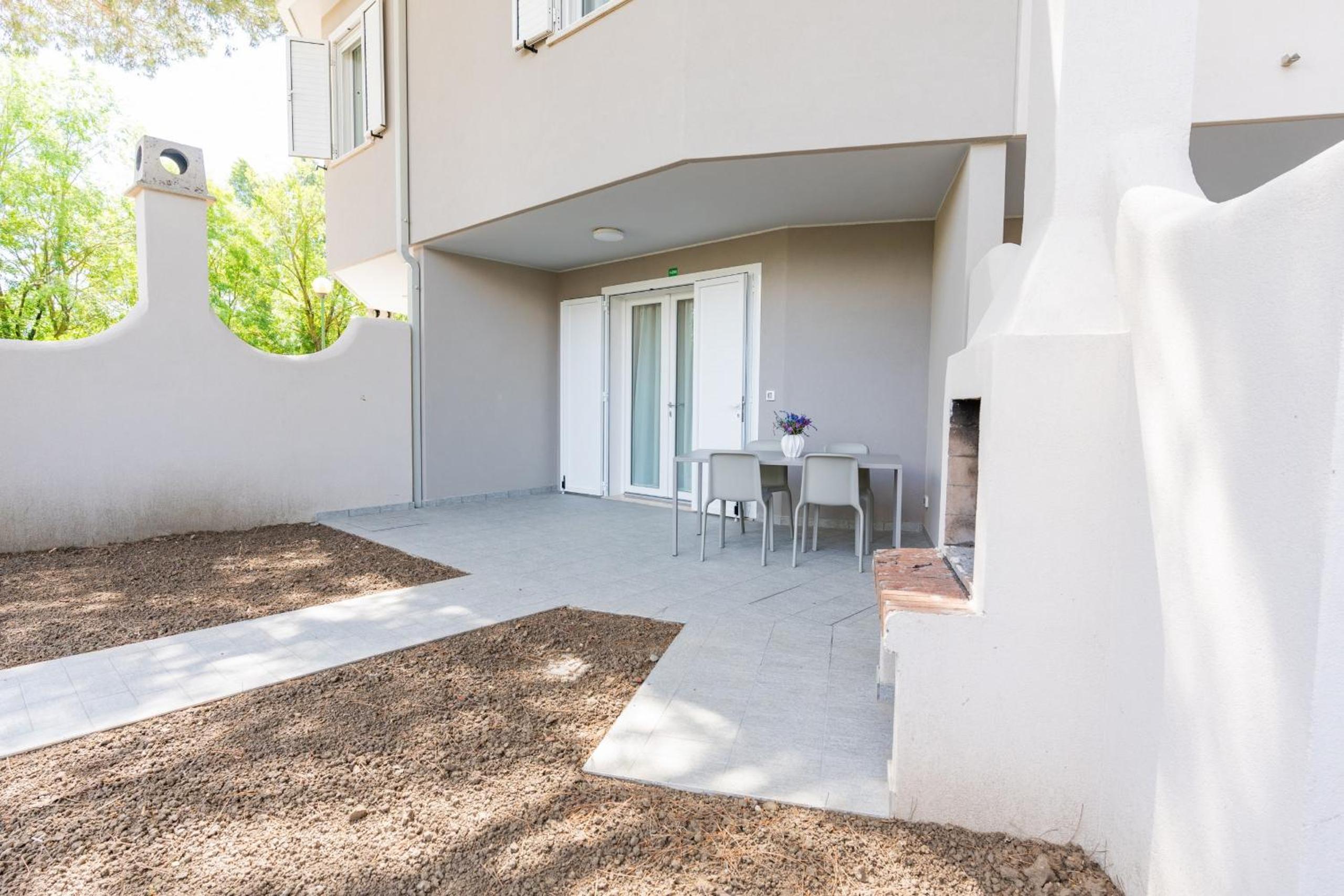 One-Bedroom Apartment with Garden photo 1
