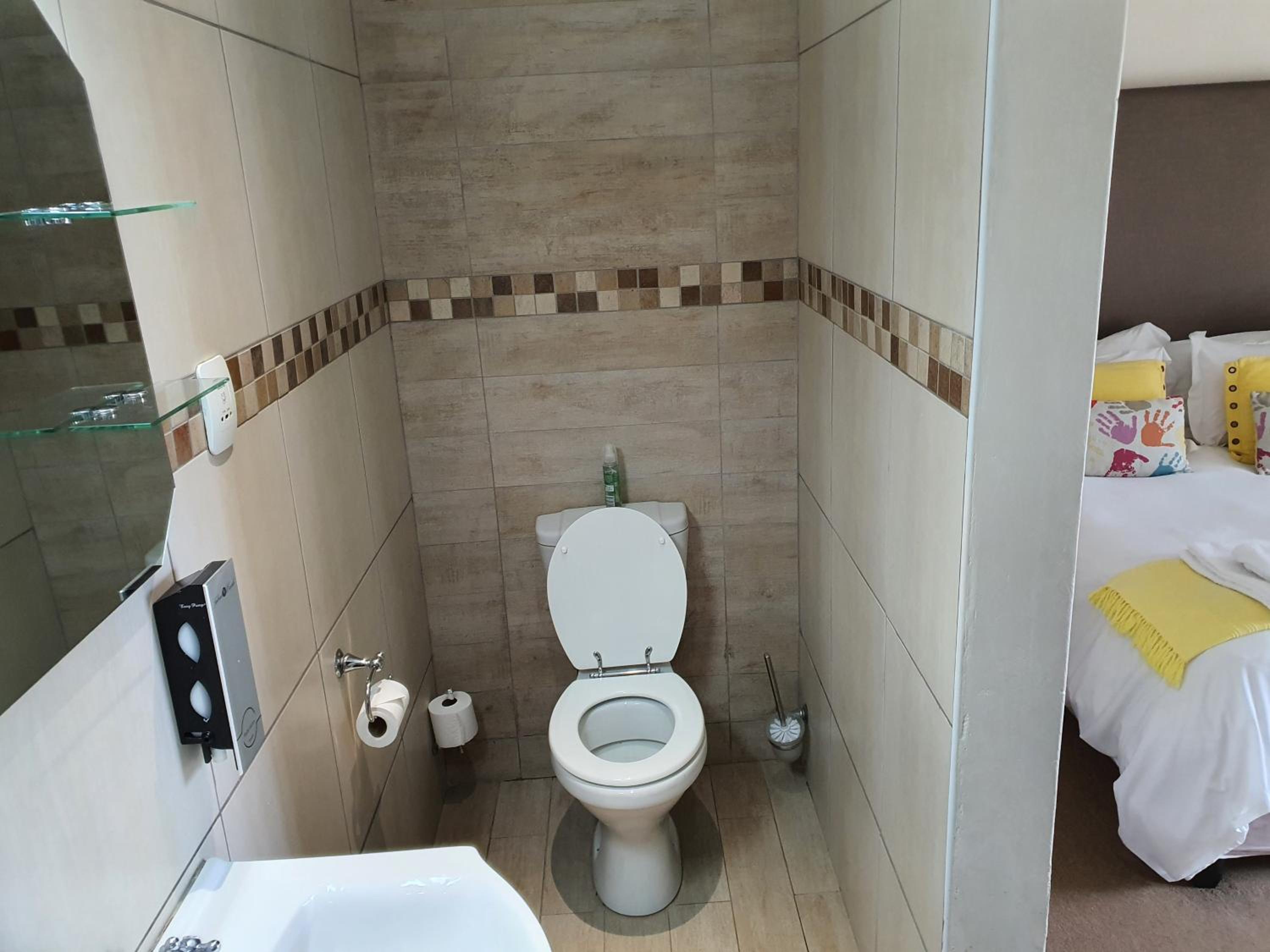 Standard Double Room - Photo 5