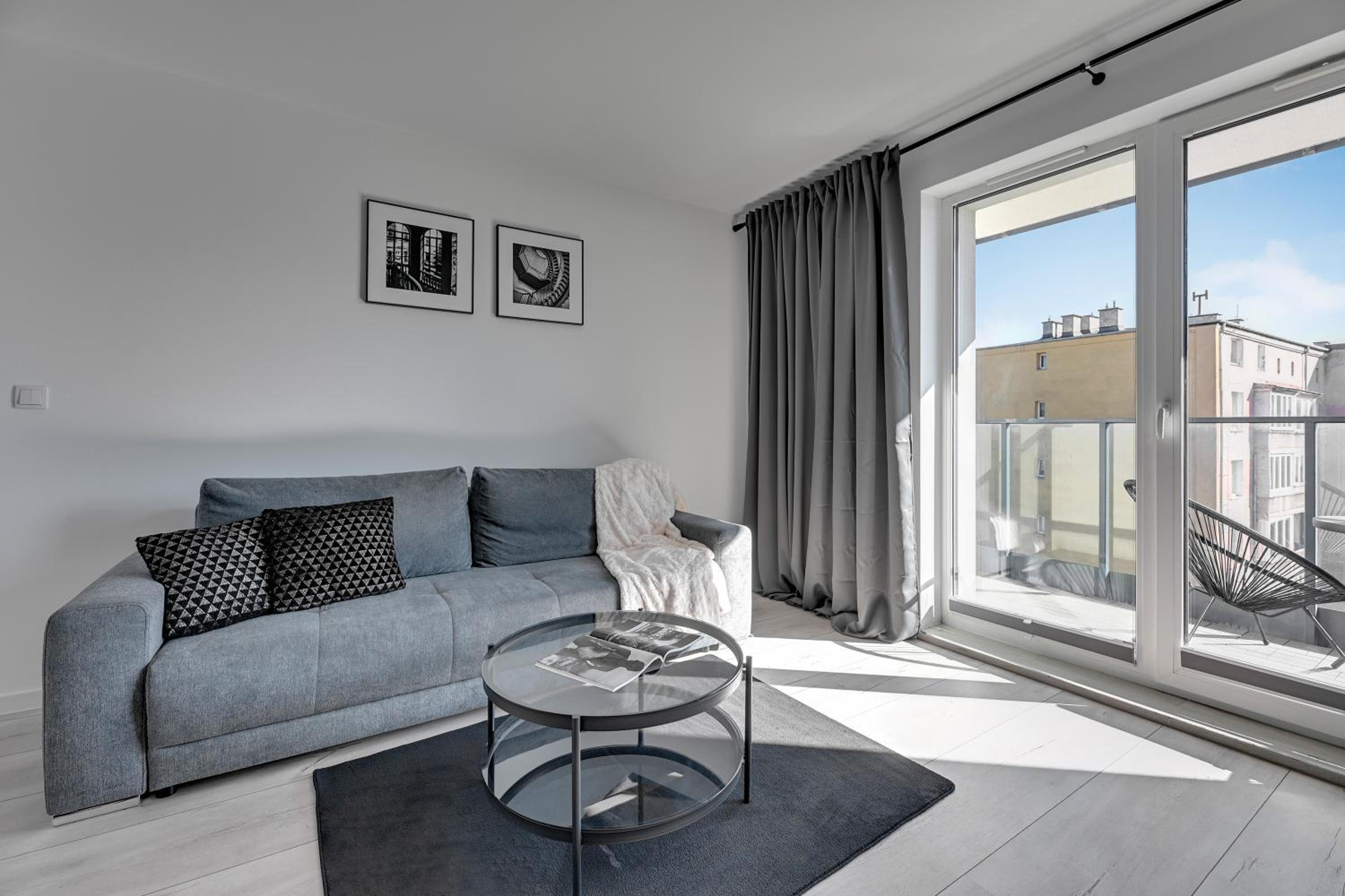 Deluxe One-Bedroom Apartment