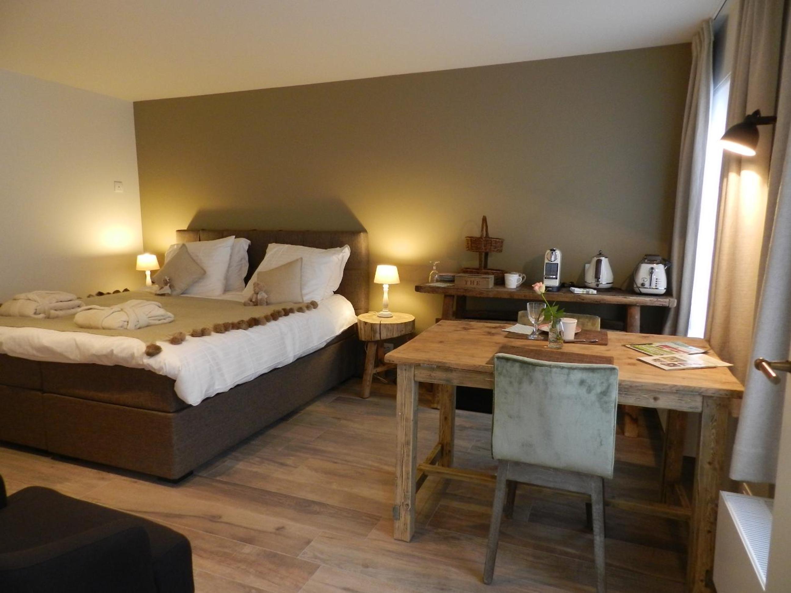 Deluxe King Room photo 1