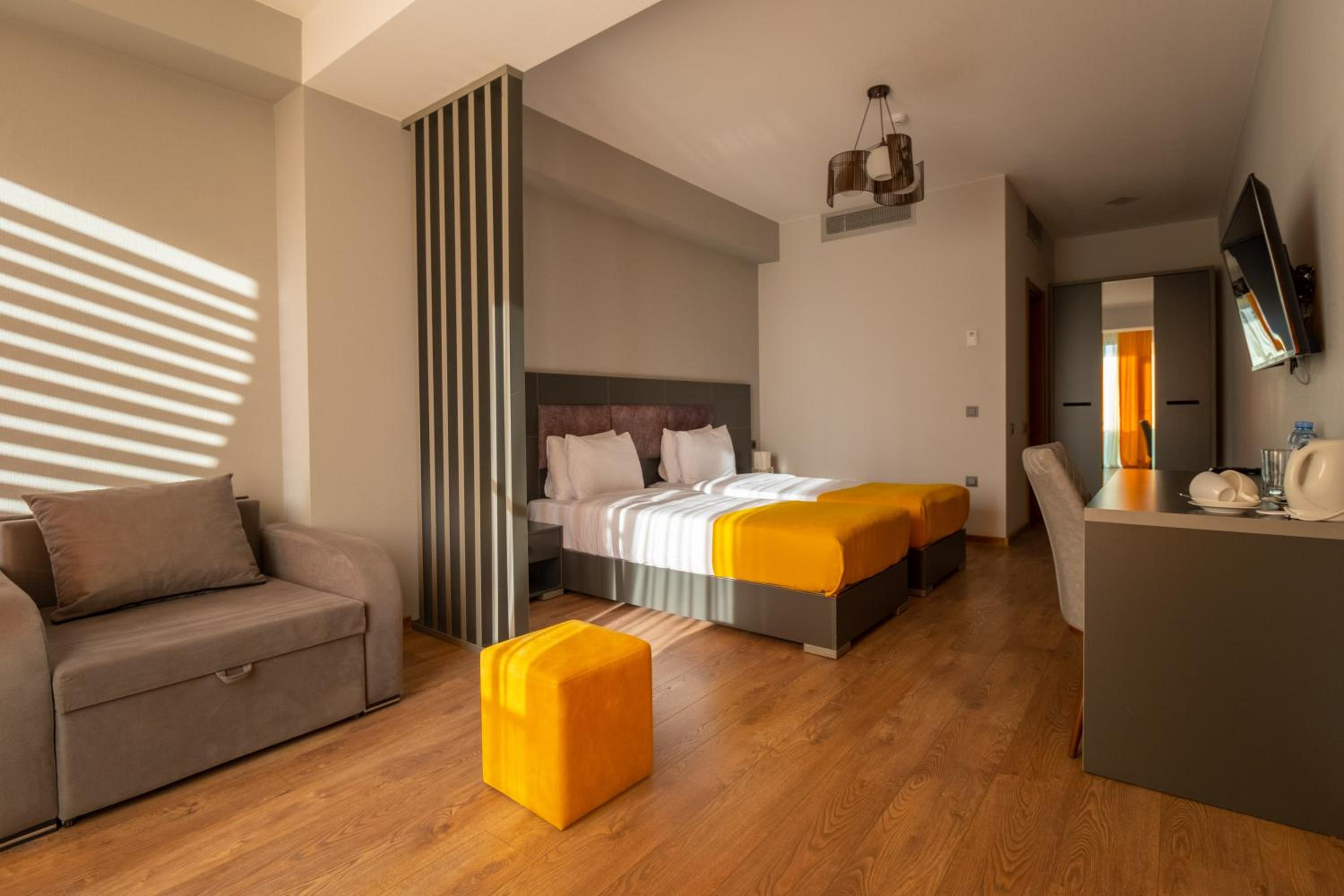 Deluxe Double or Twin Room with Balcony photo 2