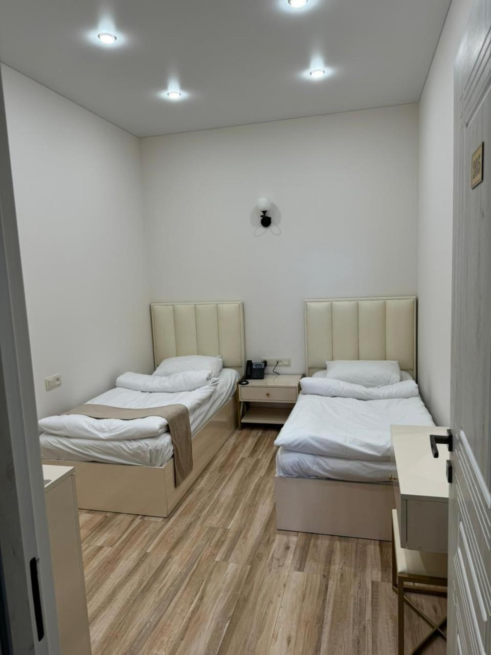 Budget Twin Room photo 3