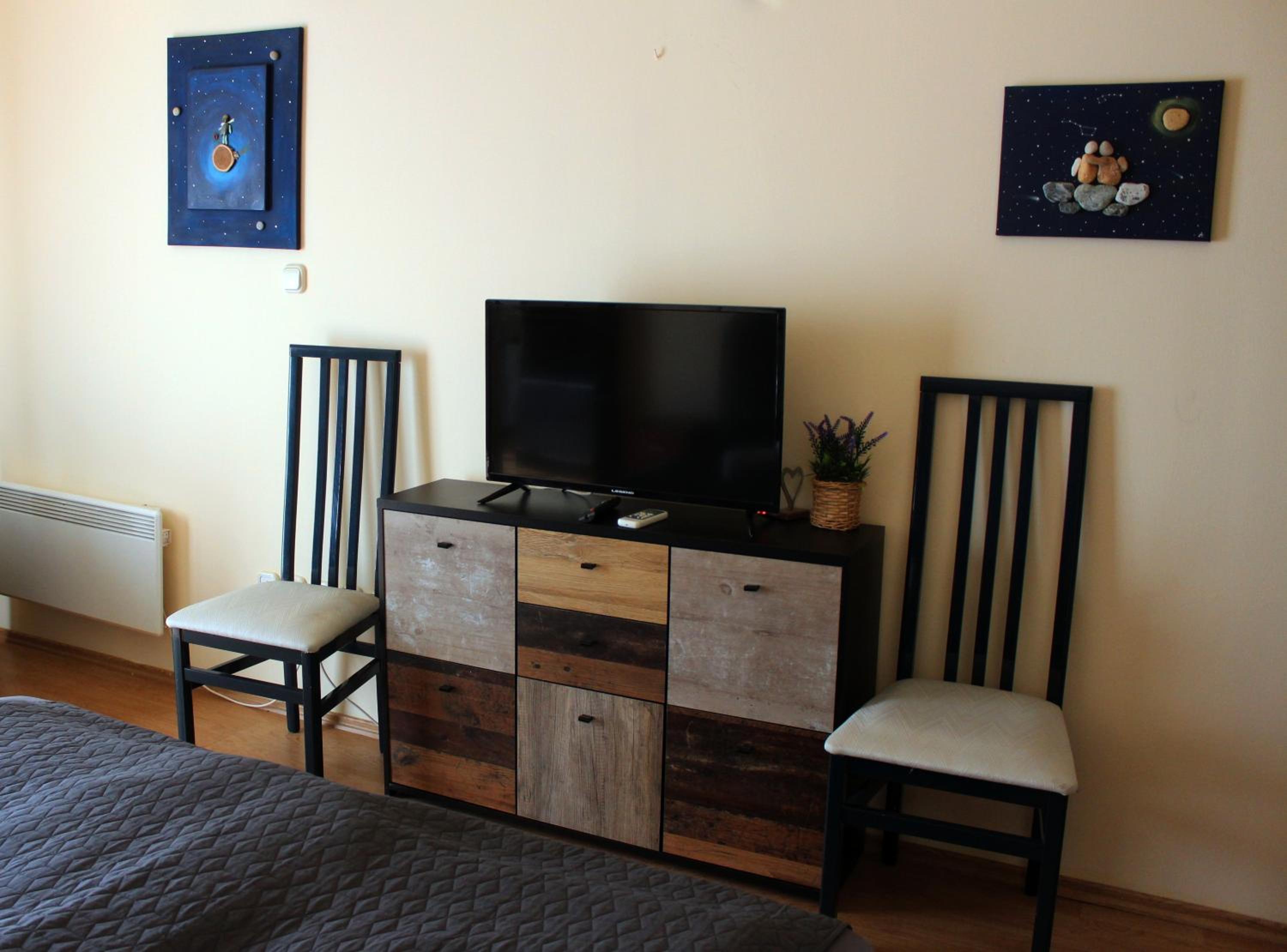 Standard Queen Room