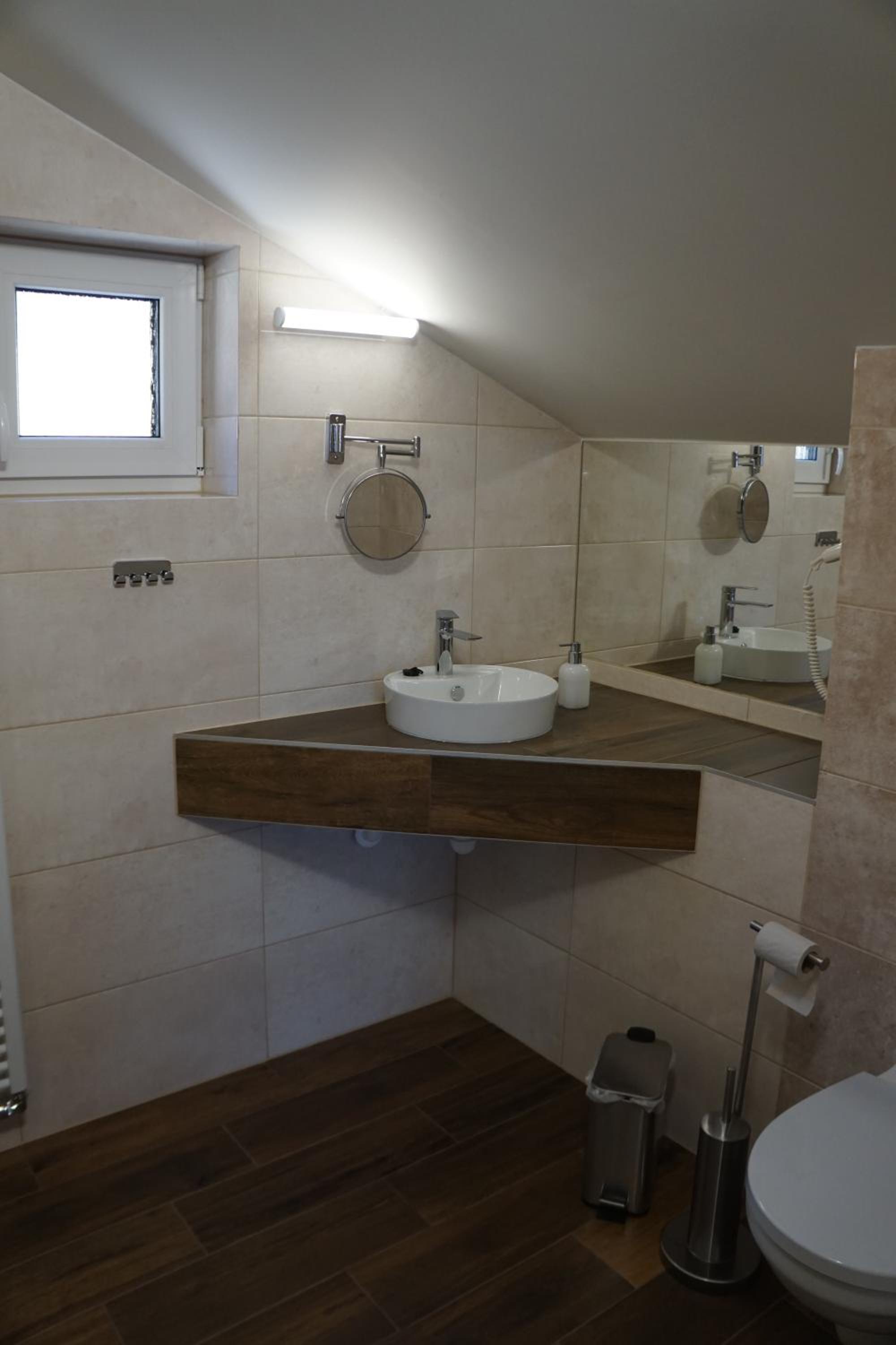 Deluxe Double Studio - Photo 3