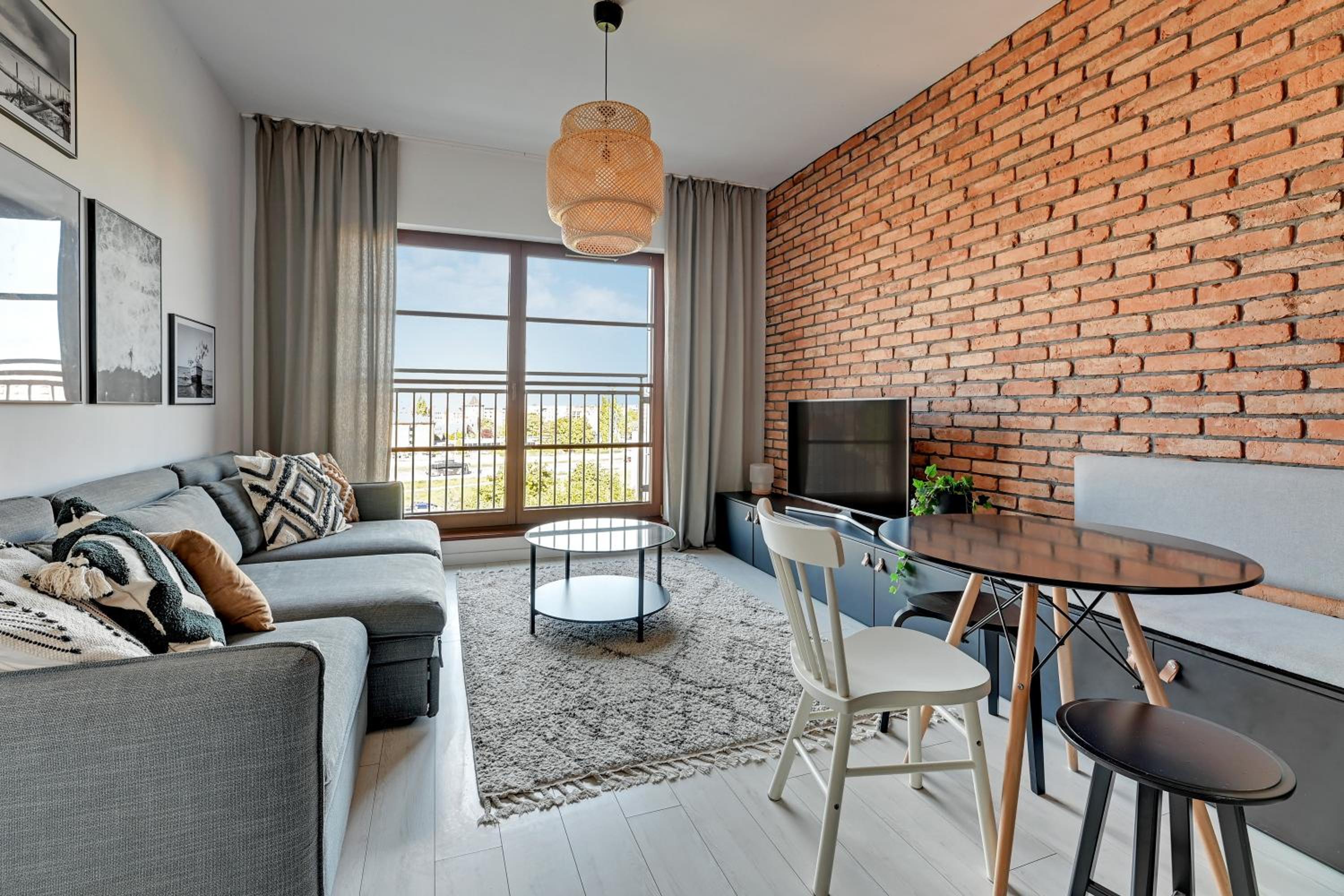 One-Bedroom Deluxe Apartment