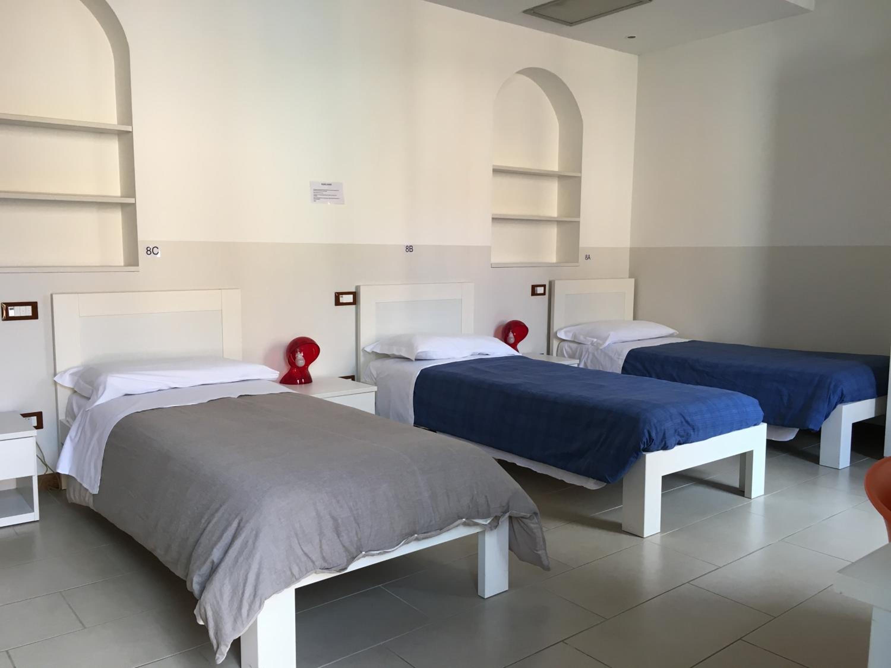 Single Bed in 4-Bed Male Dormitory Room photo 1