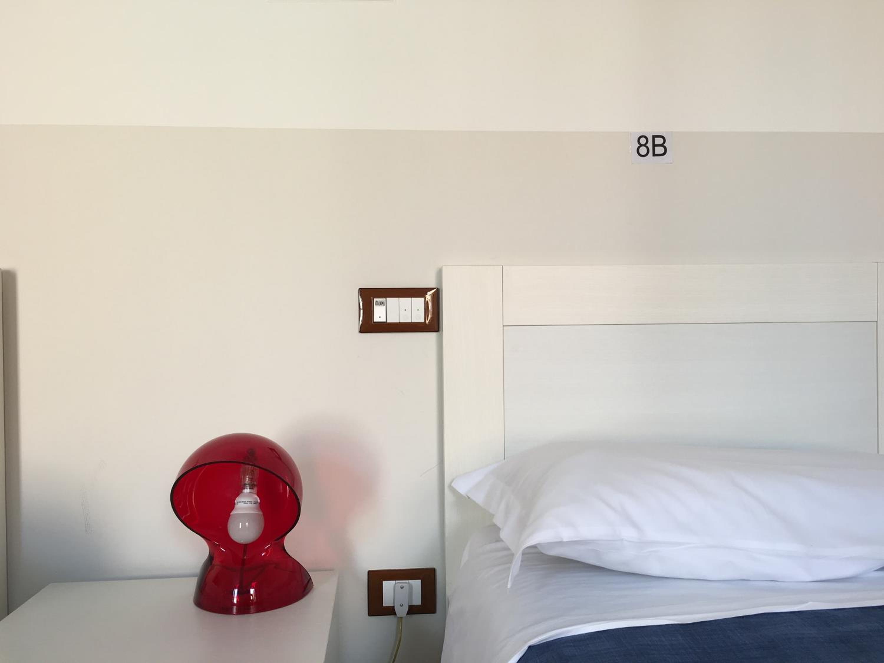 Twin Room - Photo 3