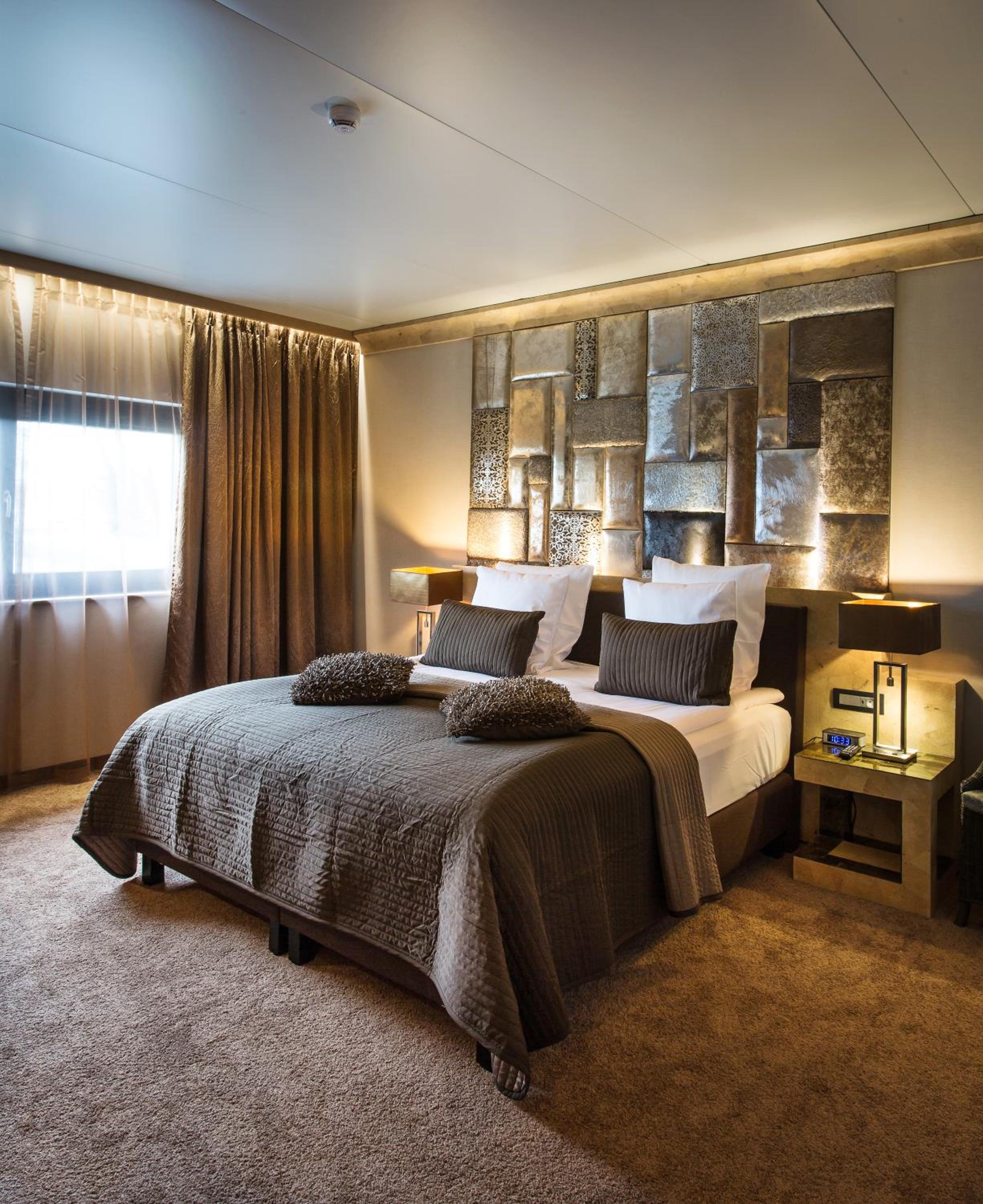 Deluxe King Room - Photo 3