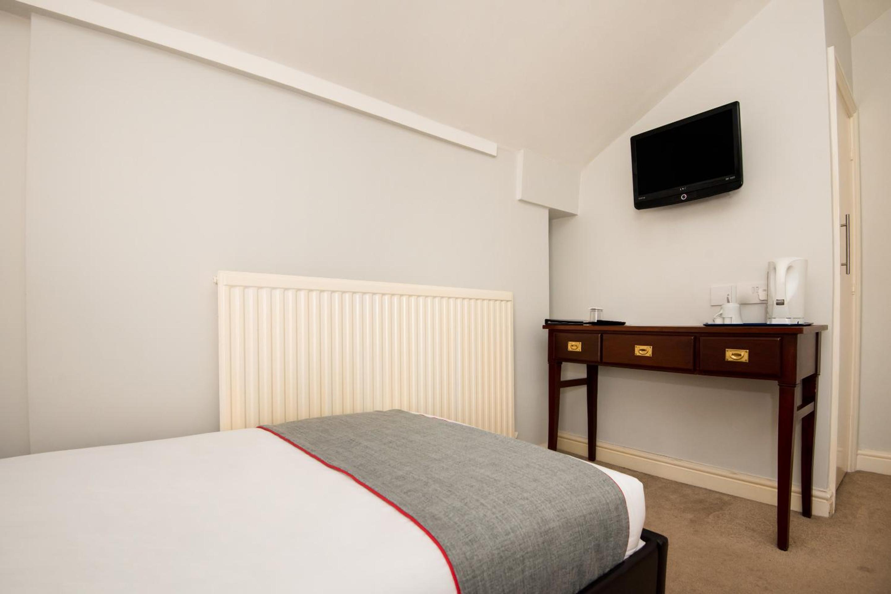 Standard Single Room with Shared Bathroom