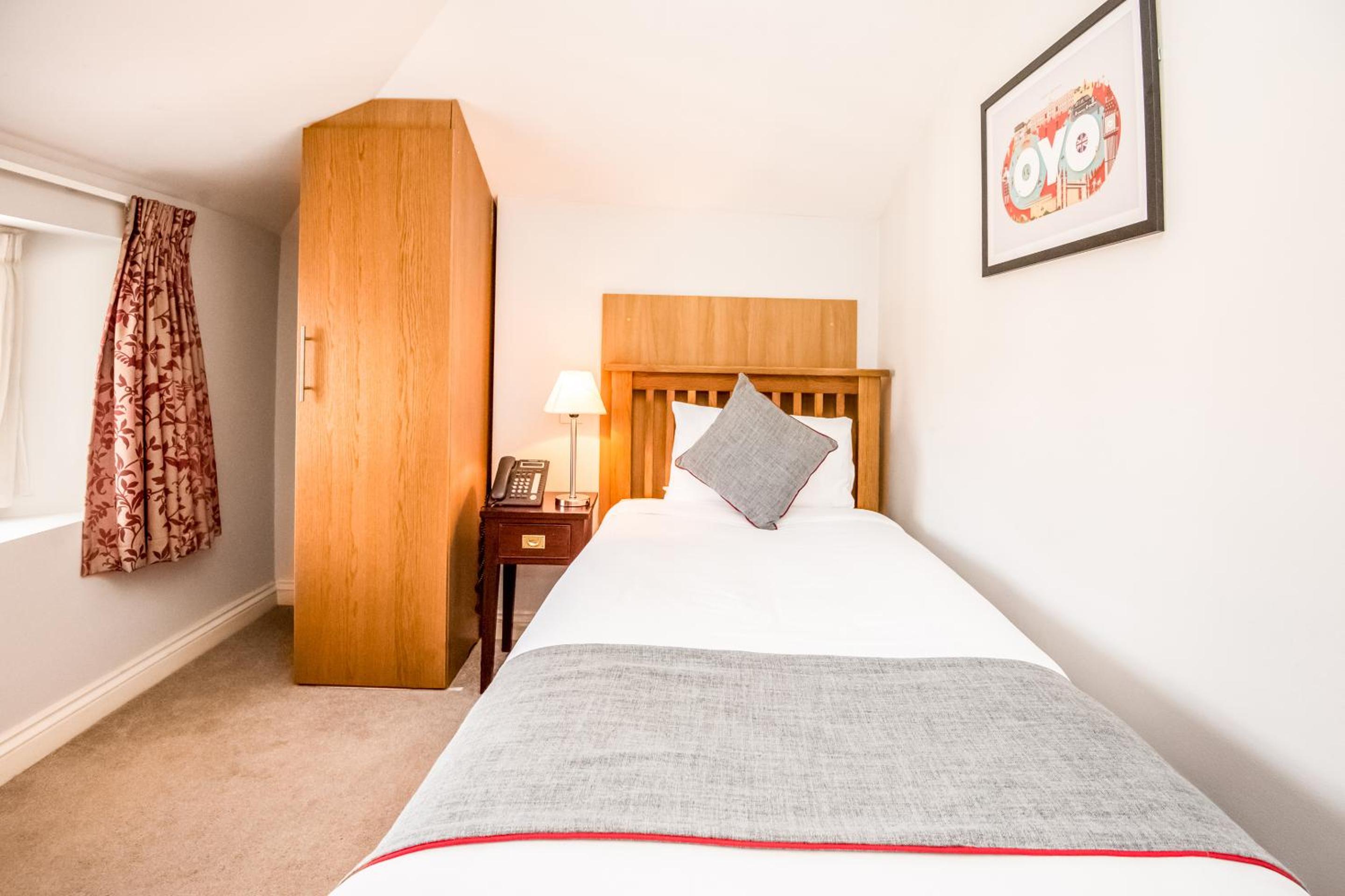 Deluxe Single Room