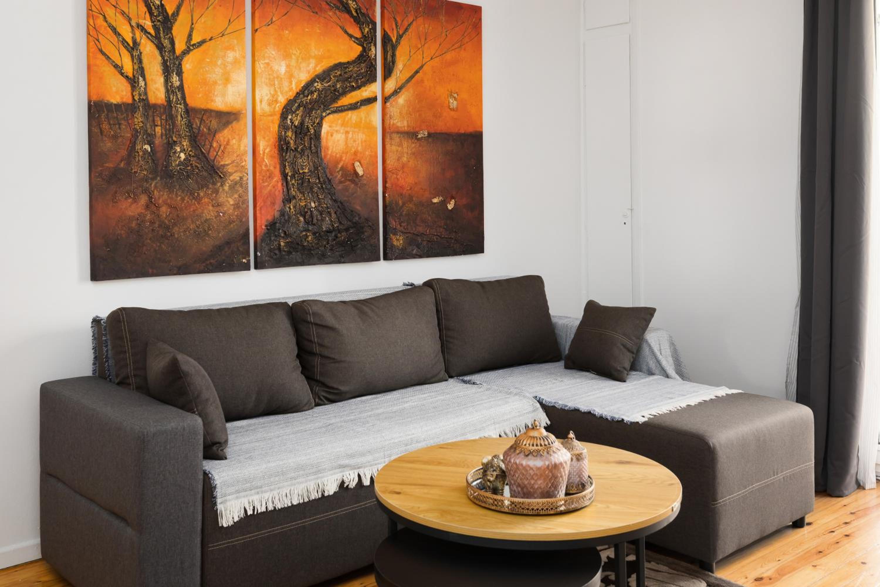 One-Bedroom Apartment photo 2