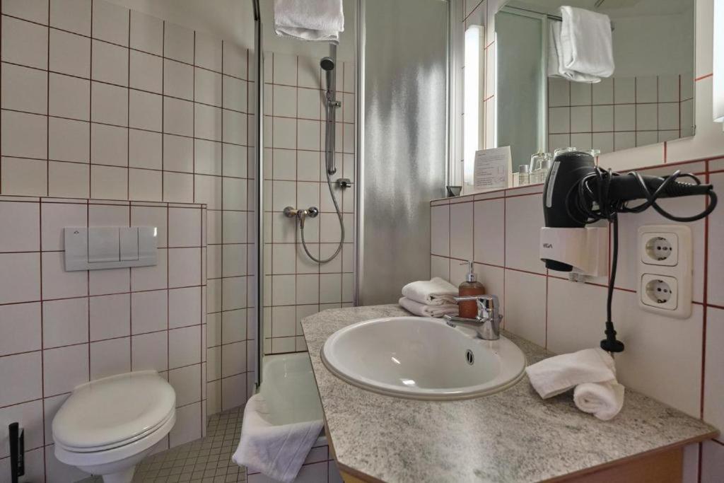 Small Double Room - Photo 2
