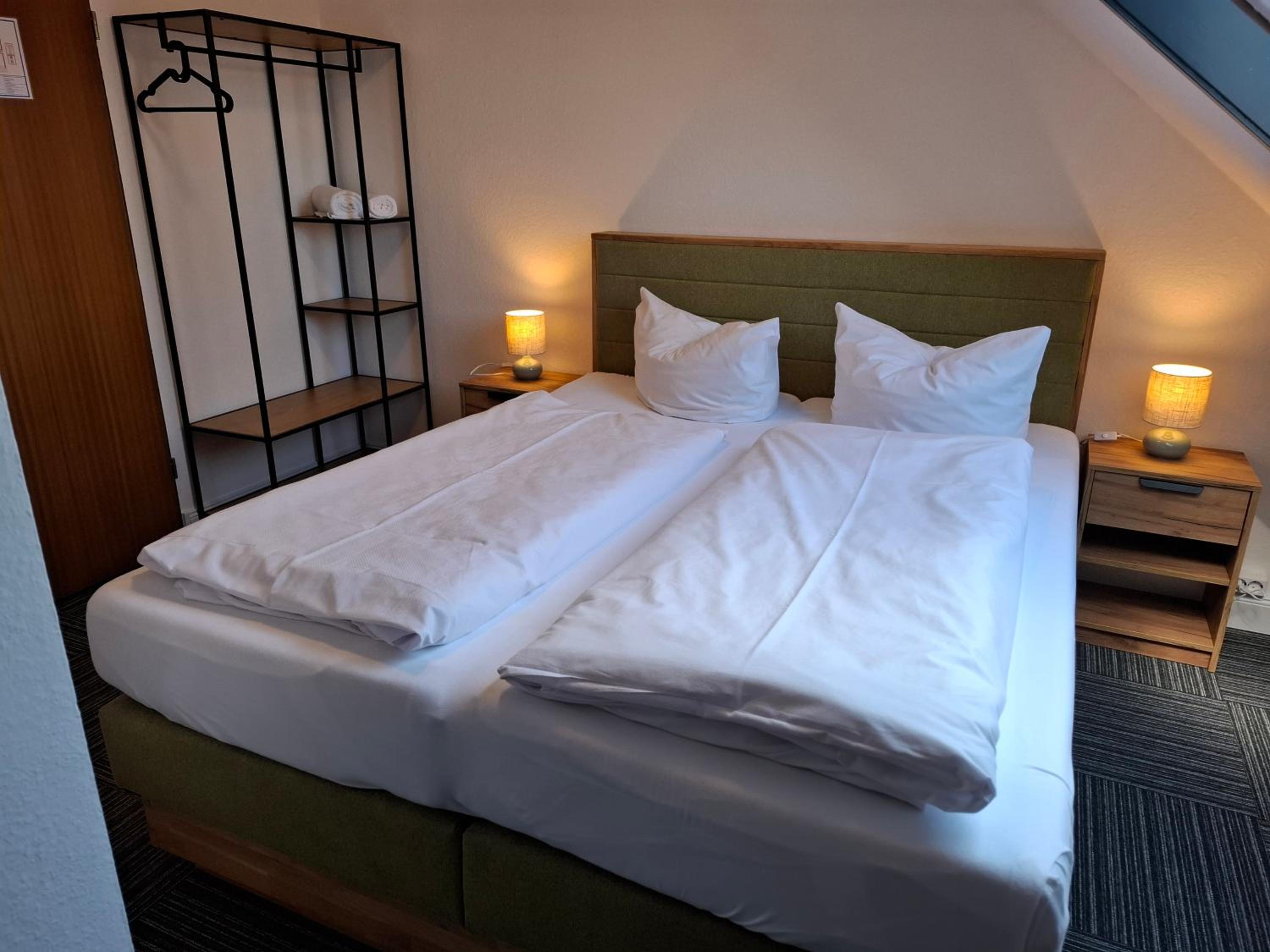 Small Double Room - Photo 10