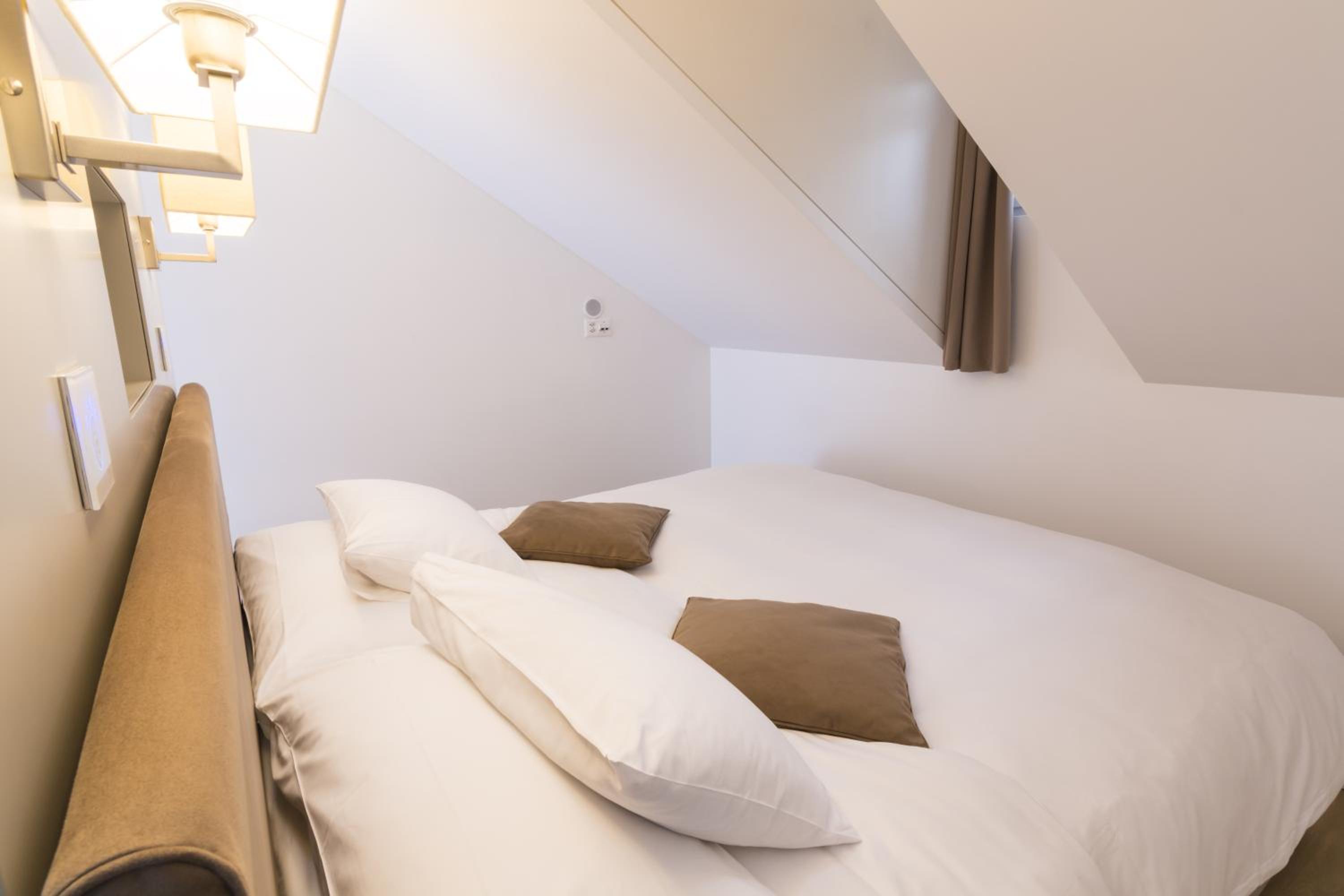 Available room