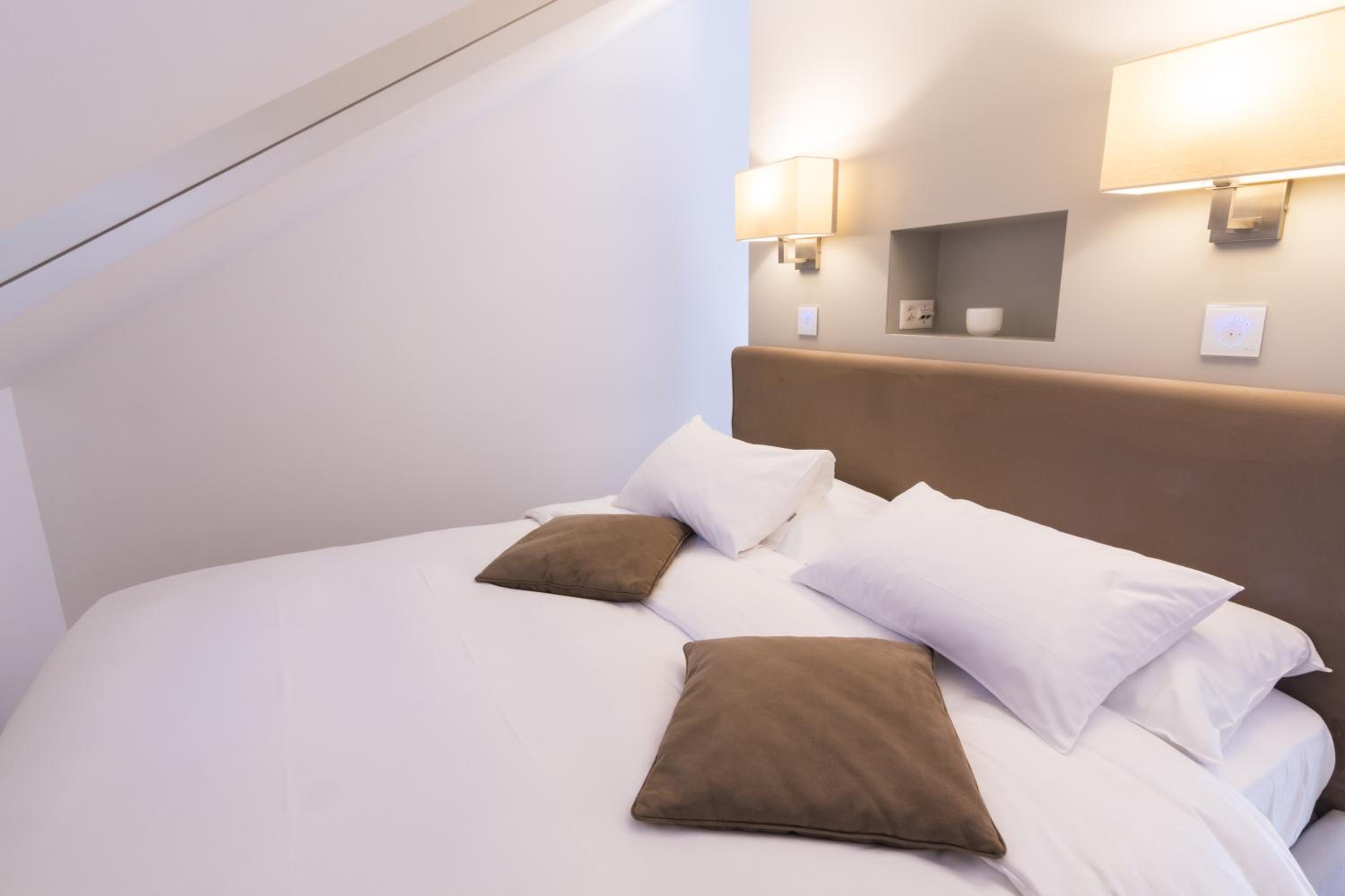 Available room