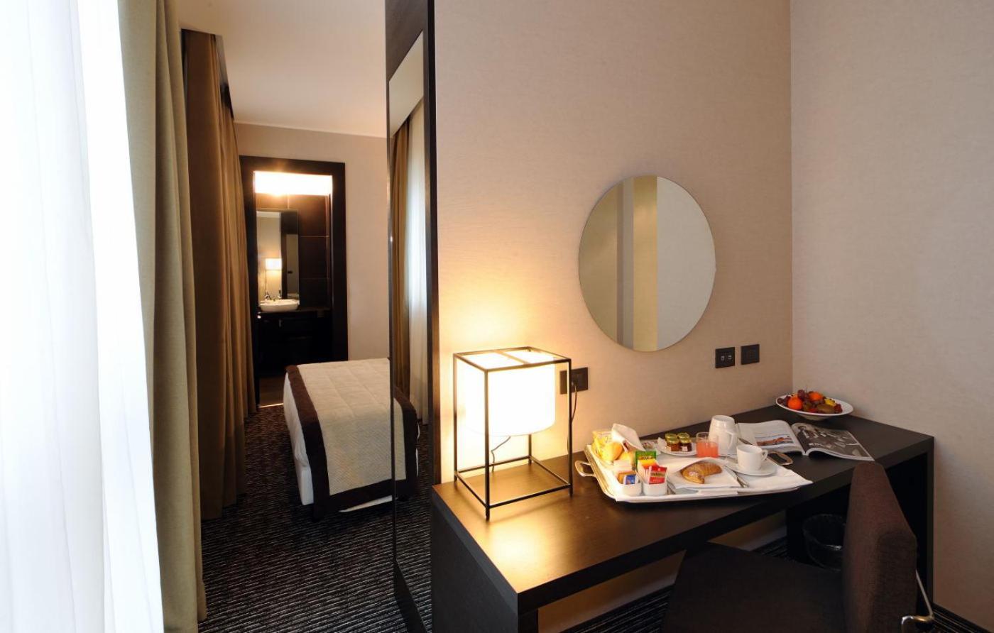 Executive Double or Twin Room - Photo 9