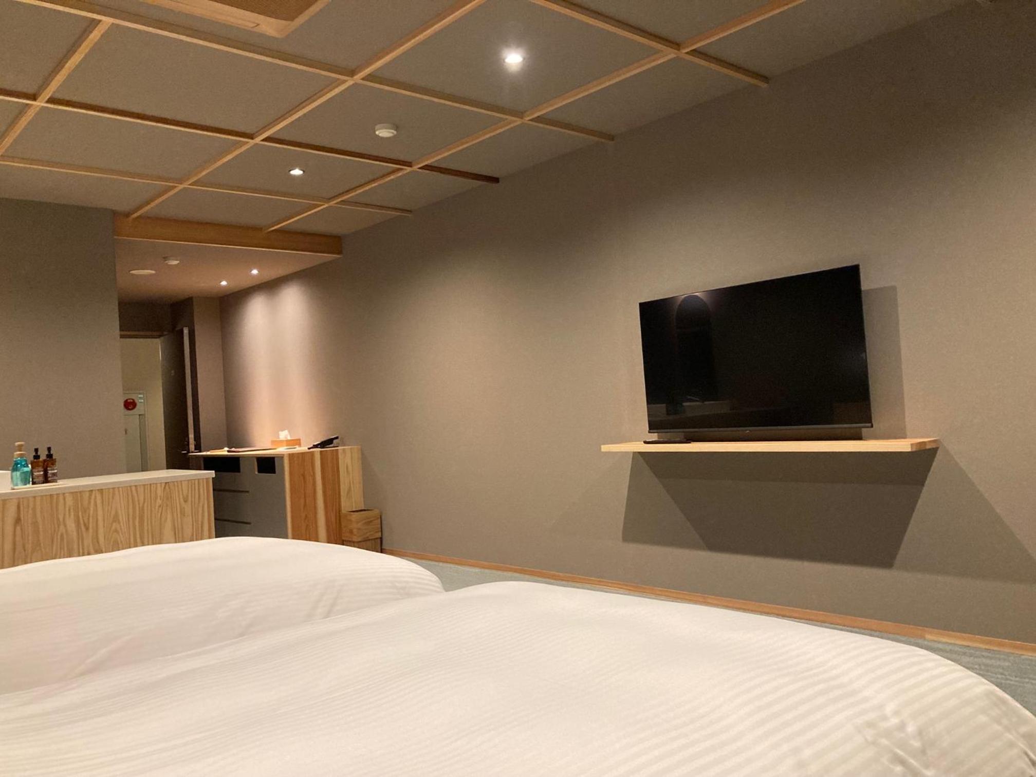 Standard Twin Room with Mountain View photo 2