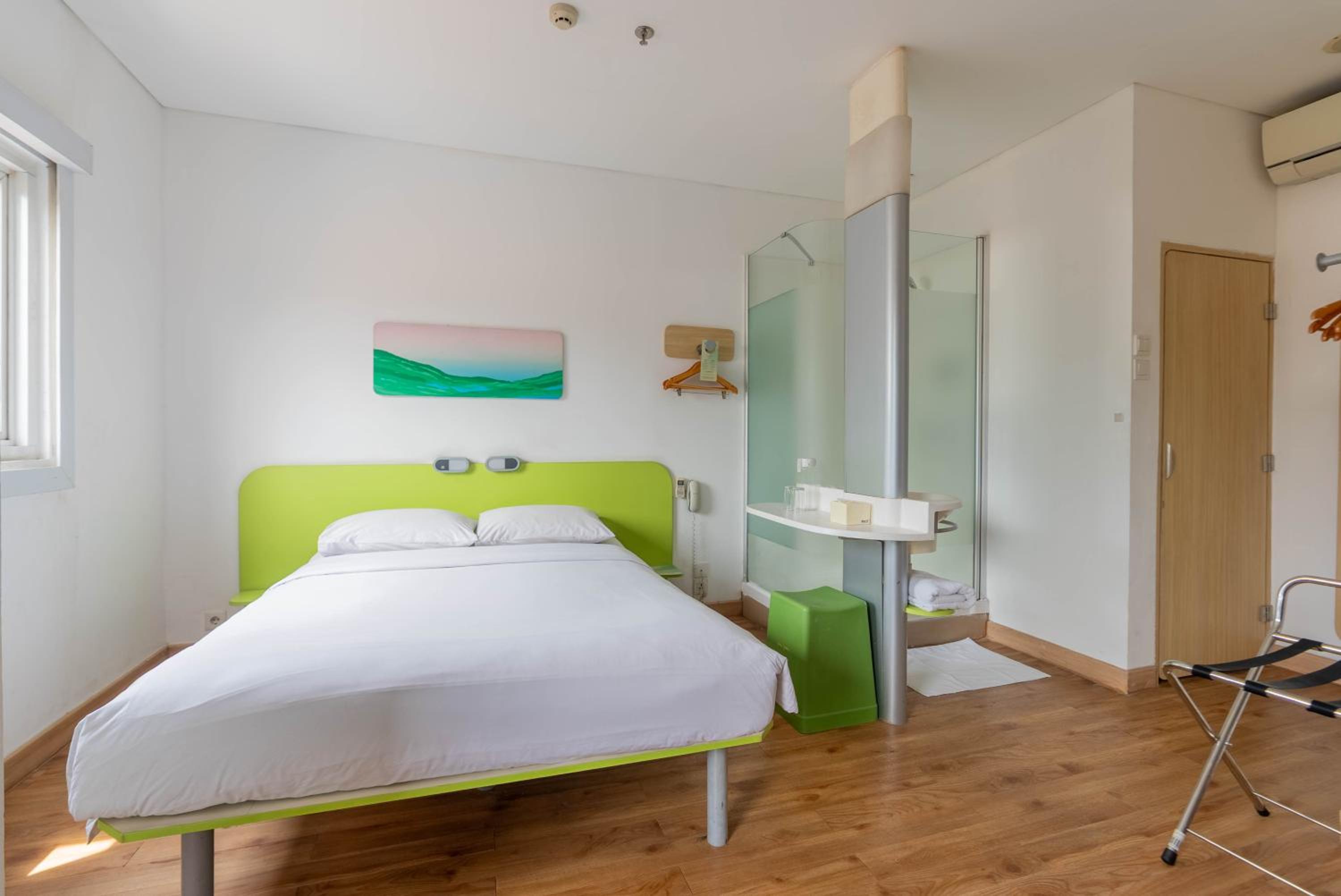 Deluxe Queen Room photo 3