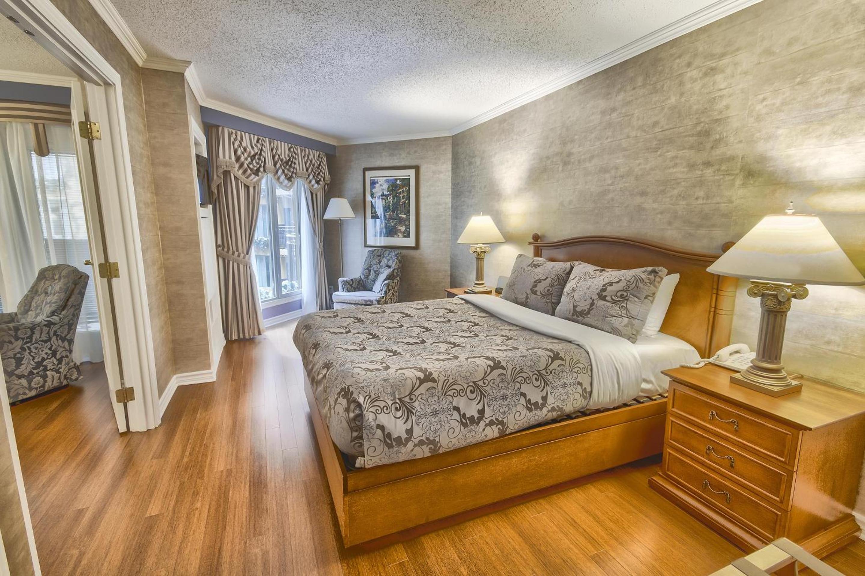 Suite, 1 Queen Bed and Sofa-Bed (Interior) photo 2