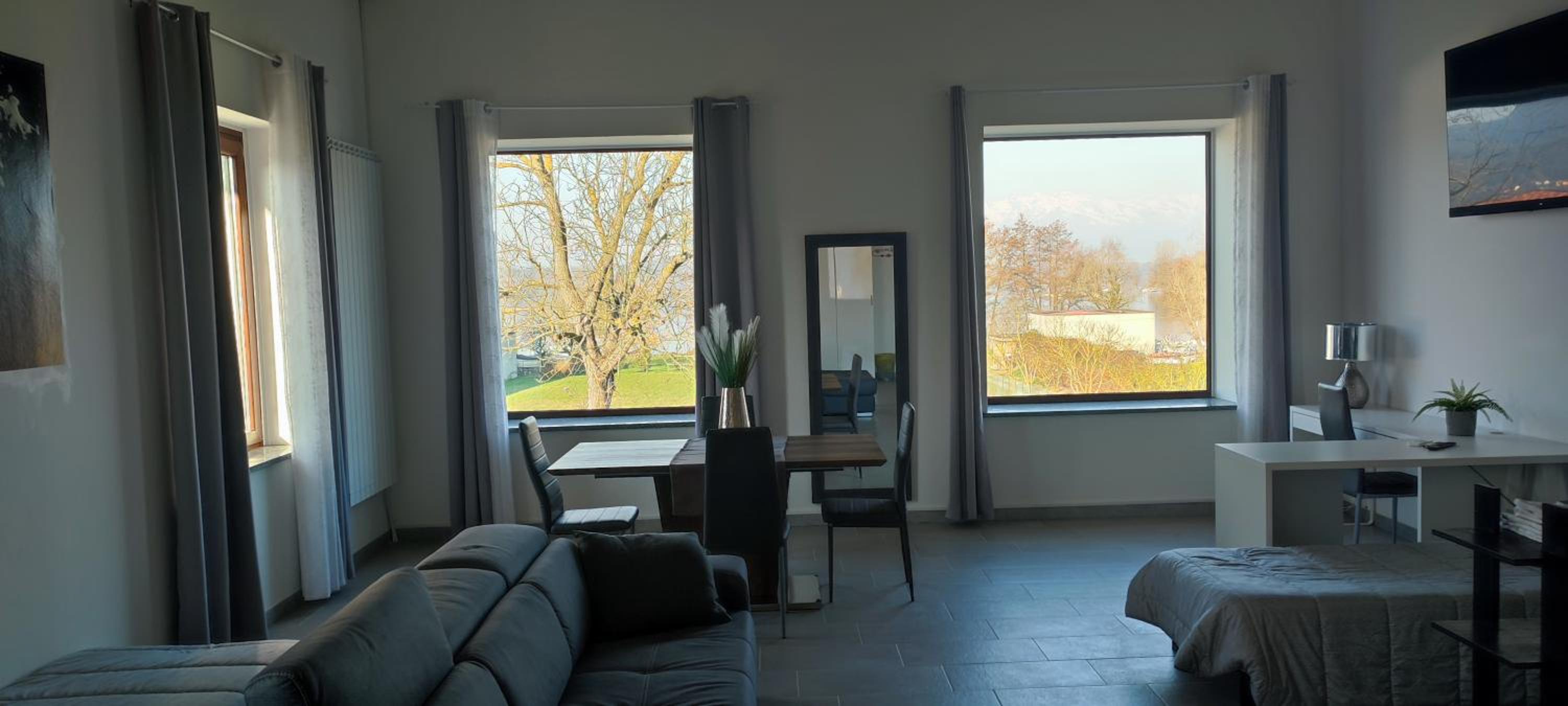 Deluxe Junior Suite - Photo 2