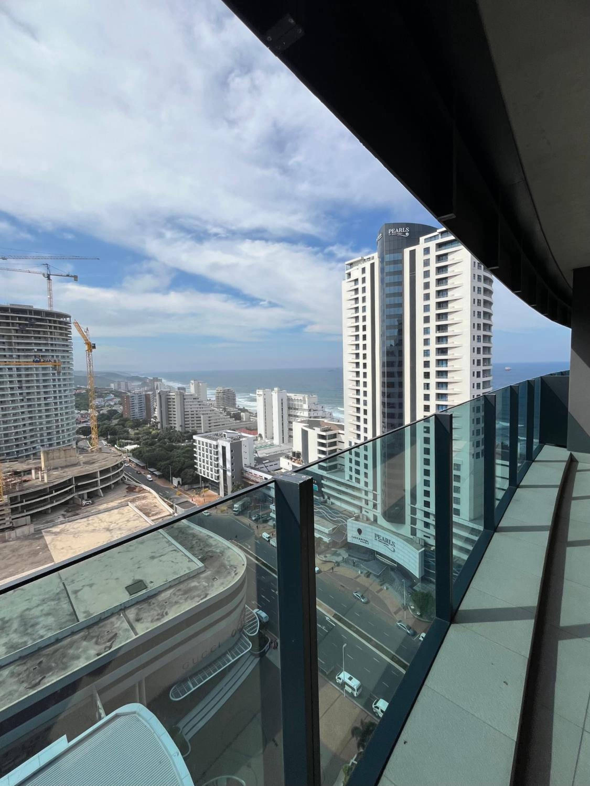 One-Bedroom Apartment with Sea View and Balcony photo 3