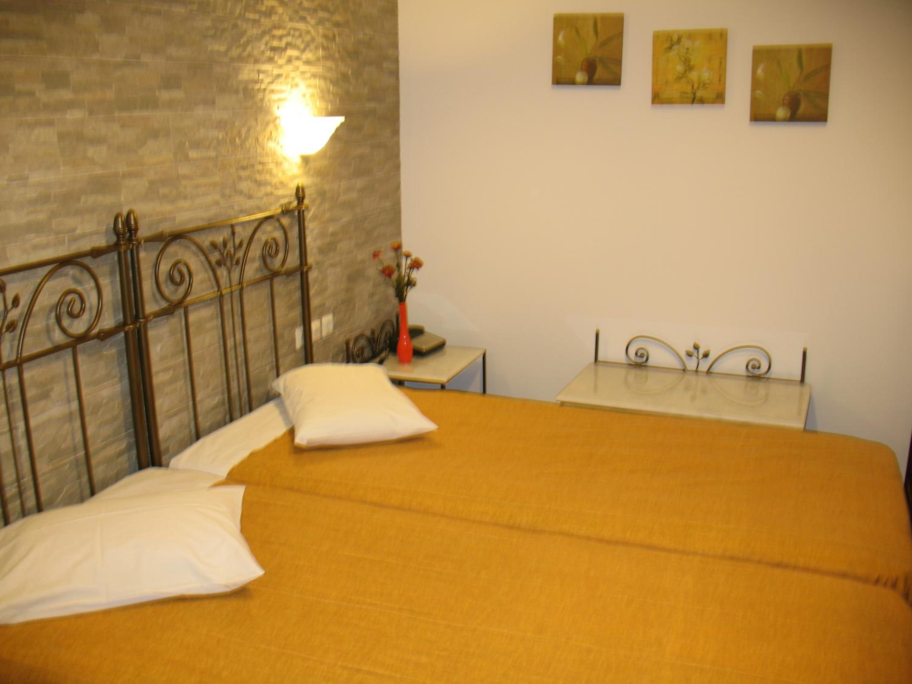Double or Twin Room - Photo 10