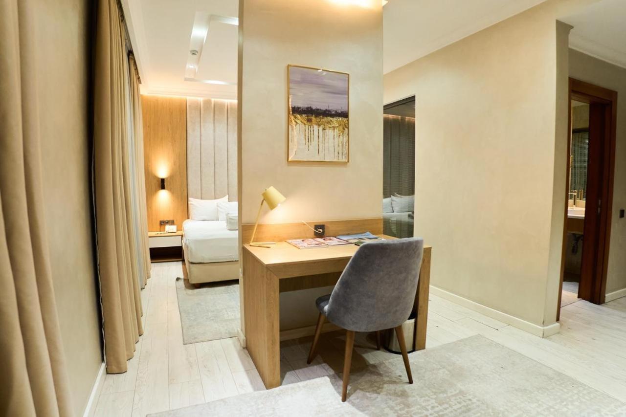 Suite with Balcony photo 3