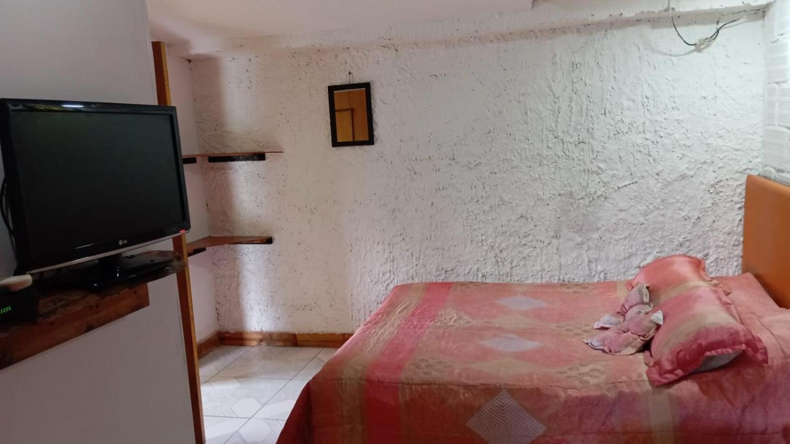 Twin Room with Private Bathroom photo 2