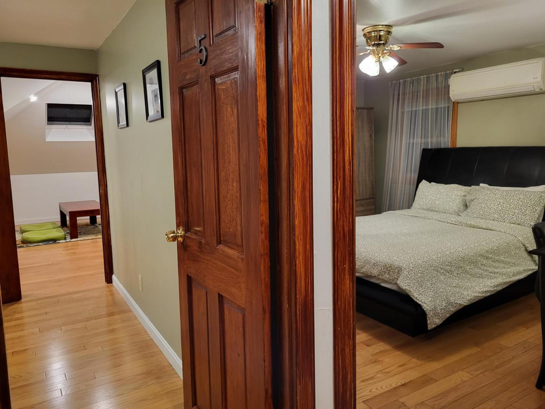 Family Room with Private Bathroom photo 1