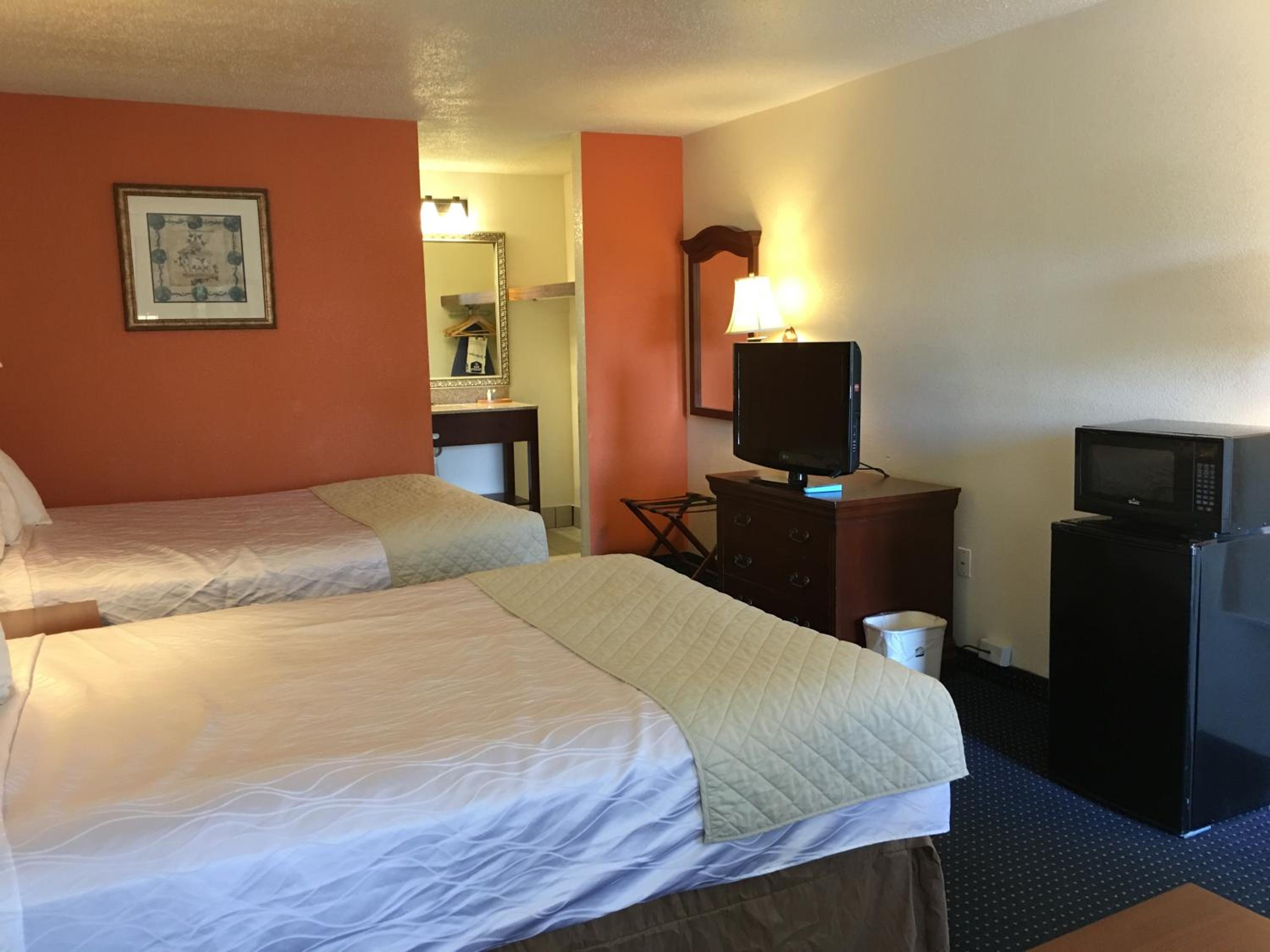 Double Room with Two Double Beds - Non-Smoking - Photo 4
