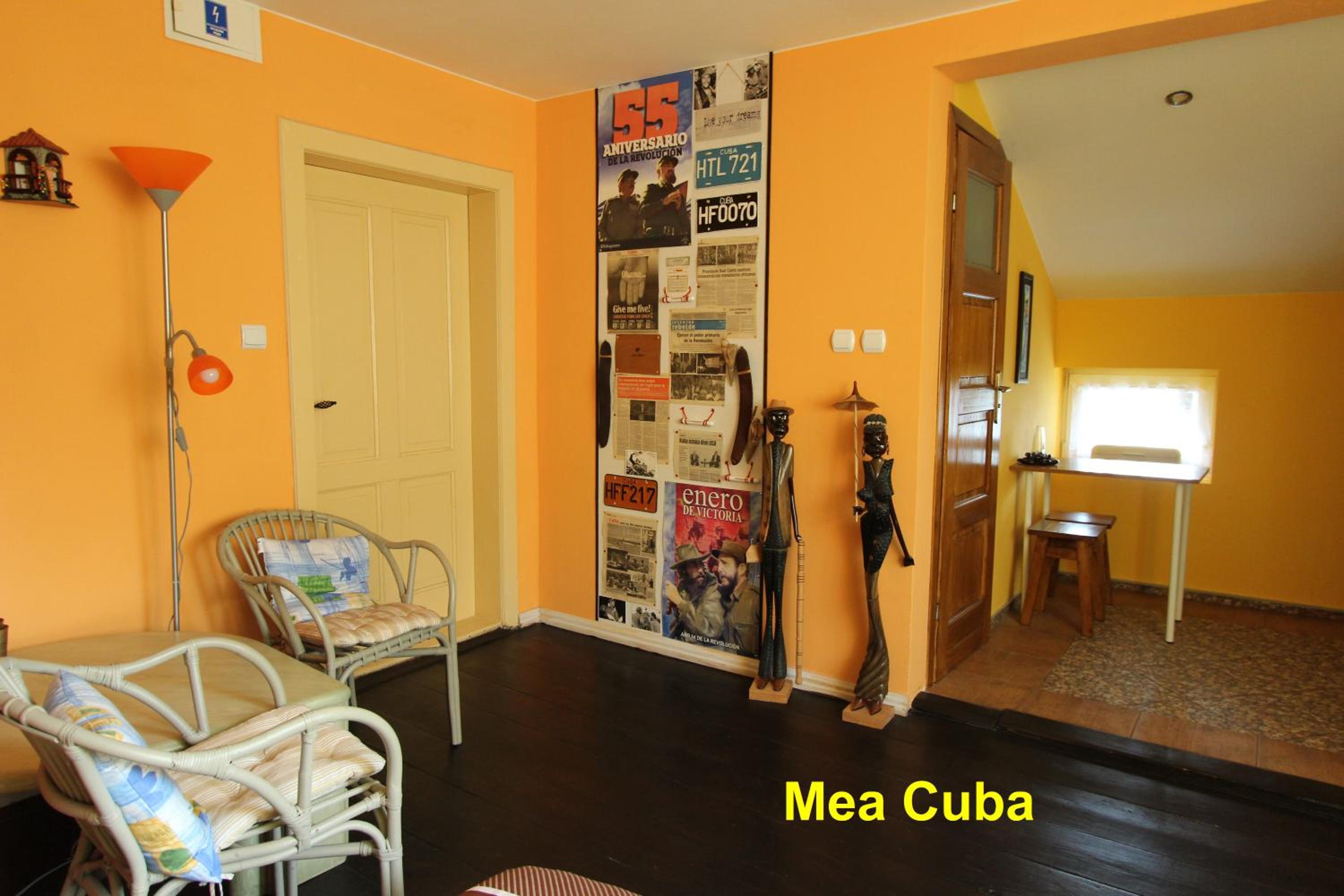 Studio Apartment - Photo 1