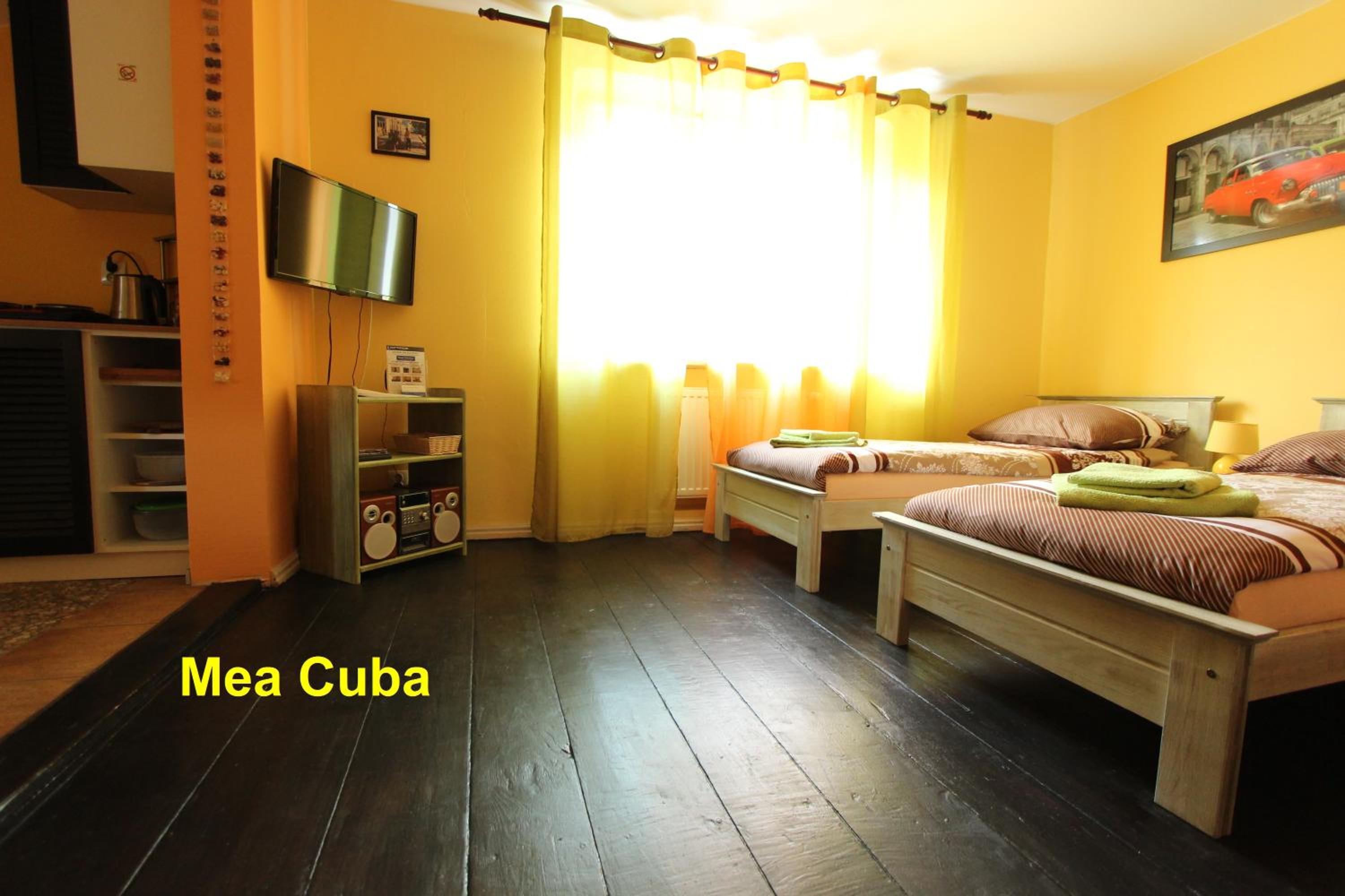 Studio Apartment - Photo 2