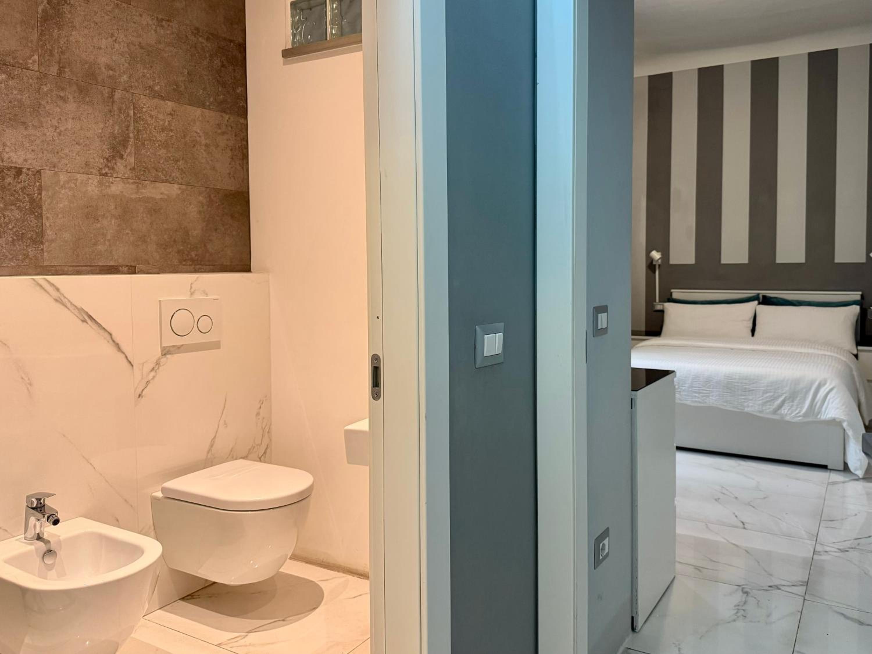 Double Room with Private Bathroom photo 2