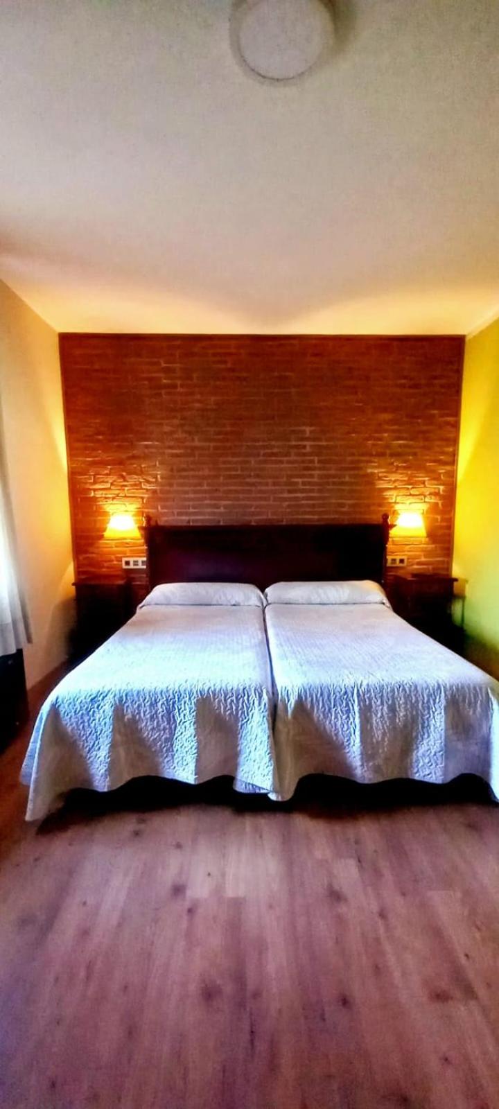 Double or Twin Room photo 2