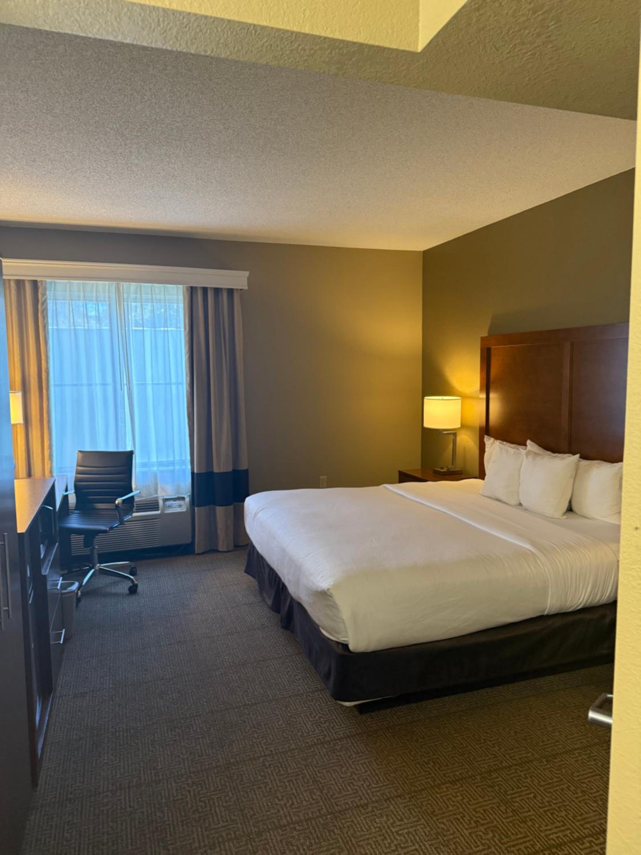 King Room - Disability Access/Non Smoking  - Photo 1