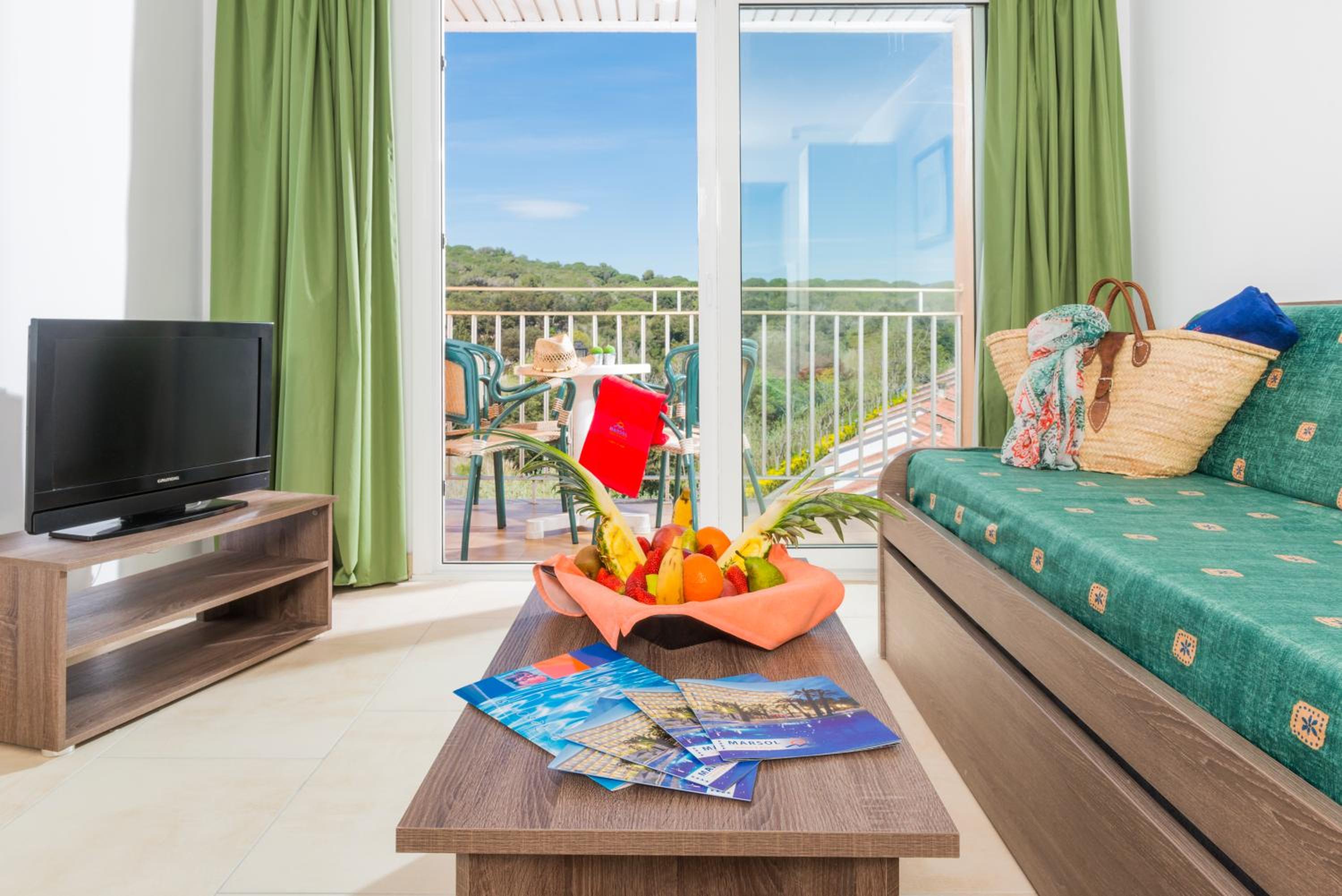 One-Bedroom Apartment with Balcony (2 - 4 Adults) - Photo 13