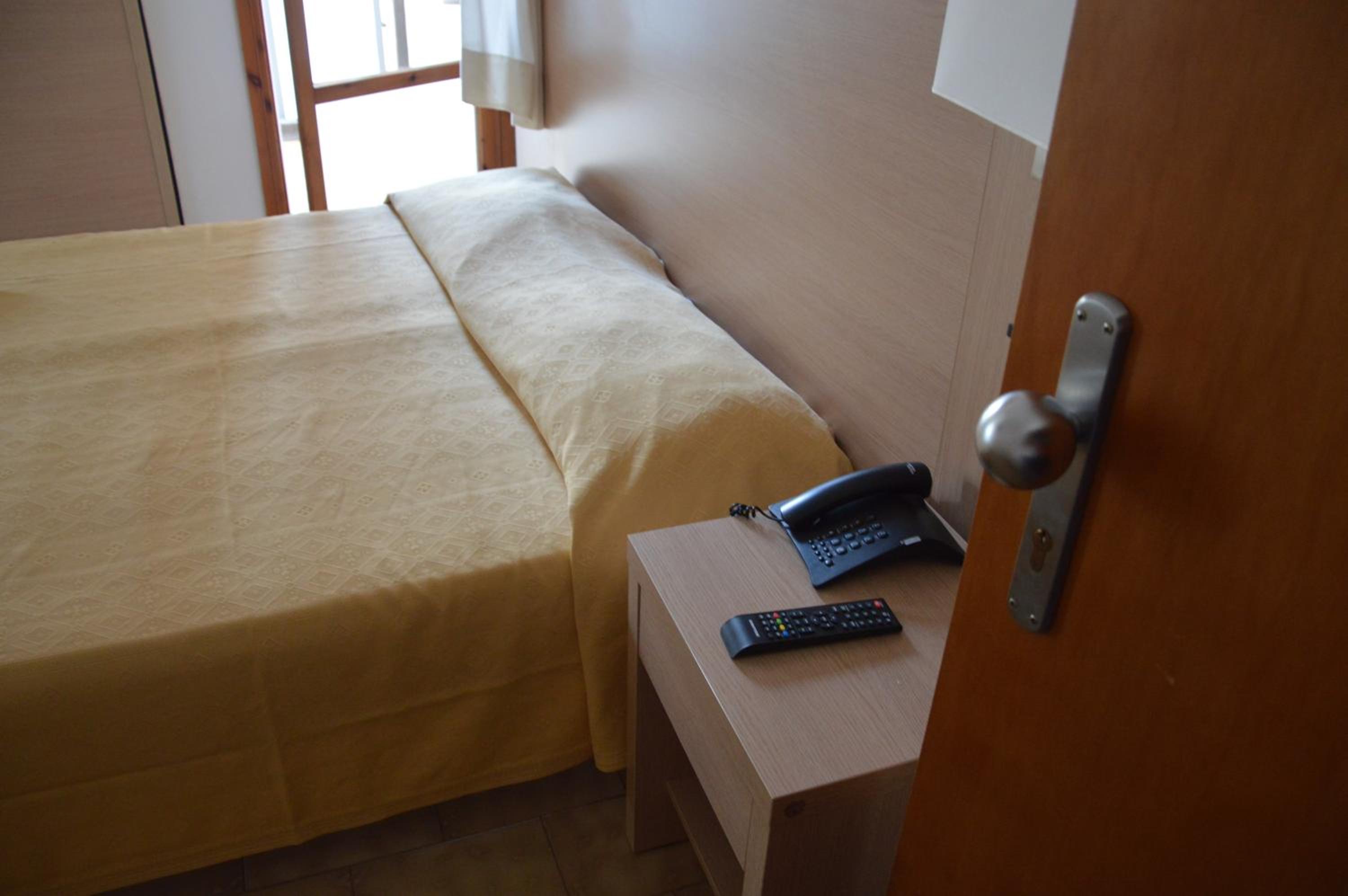 Double or Twin Room - Photo 2