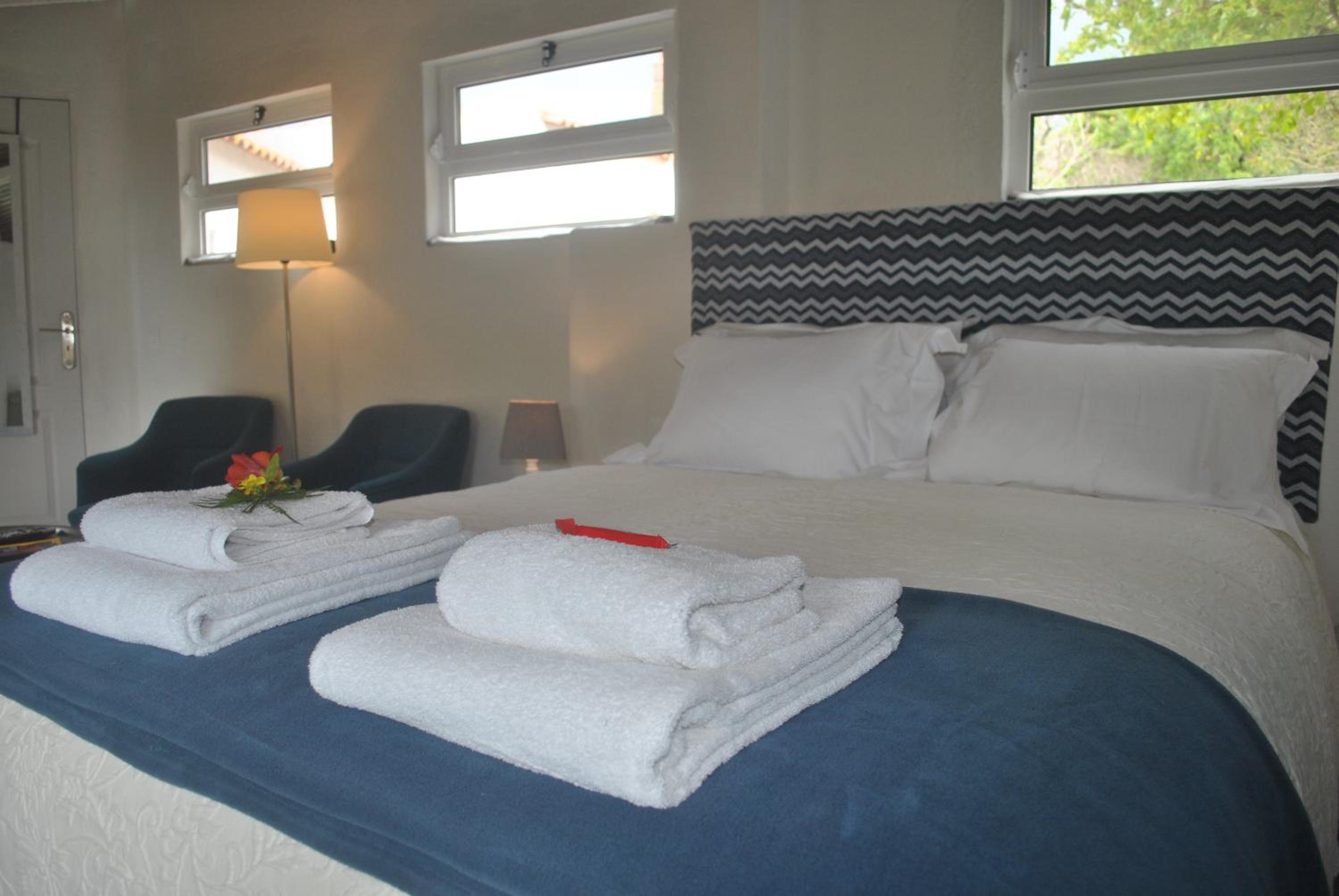 Suite with Terrace and Mountain & Ocean View - Photo 7