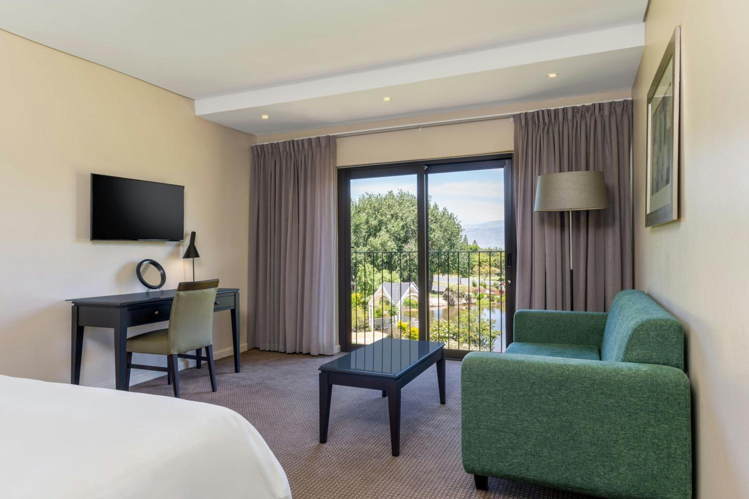 King Room with Lake View - Photo 1