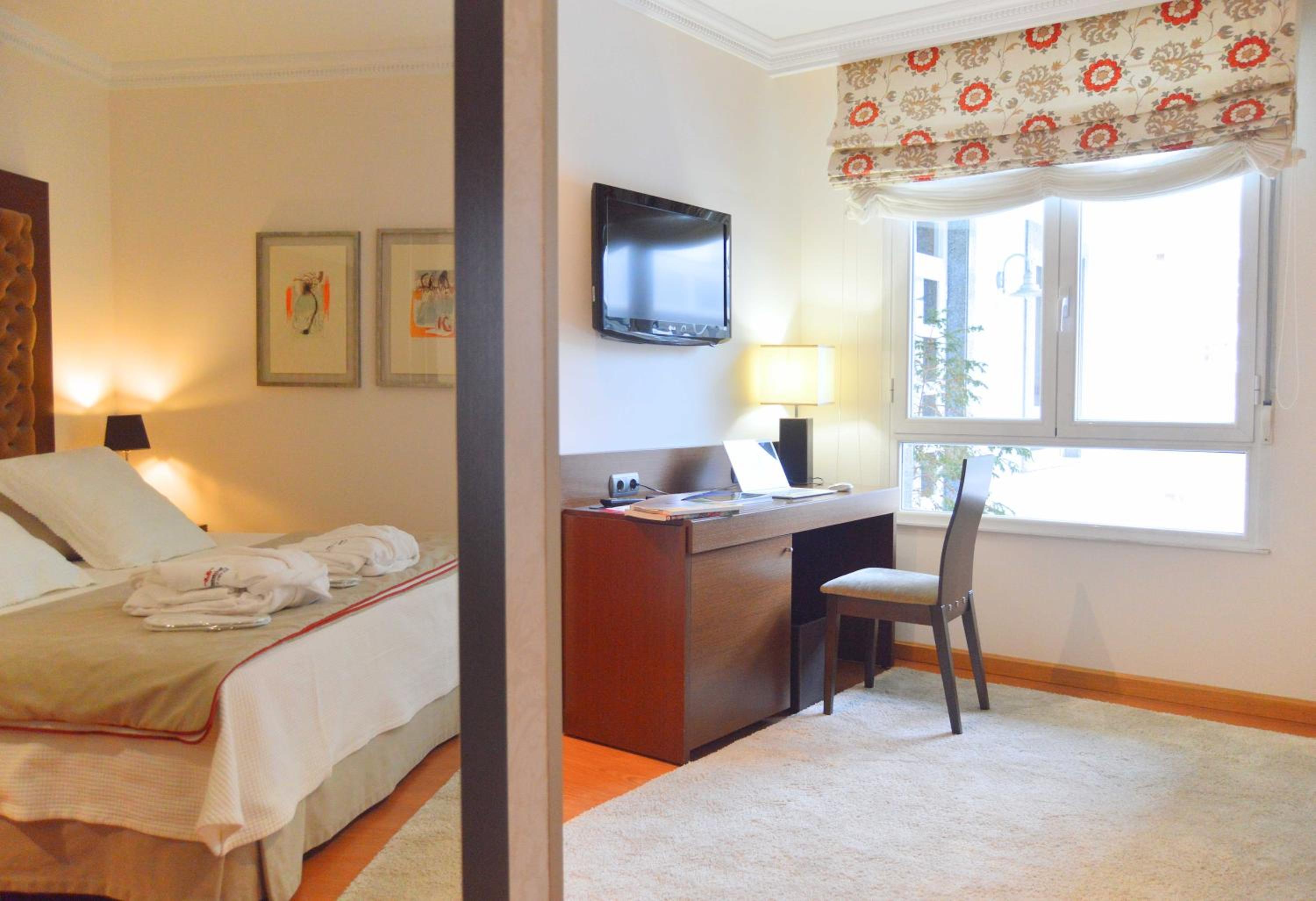 Deluxe Double Room with Spa Bath  - Photo 2