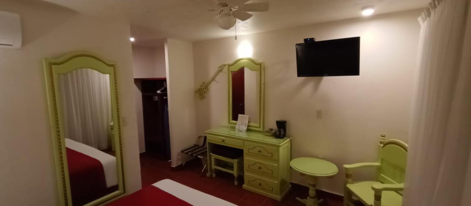 Queen Room with Garden View photo 2