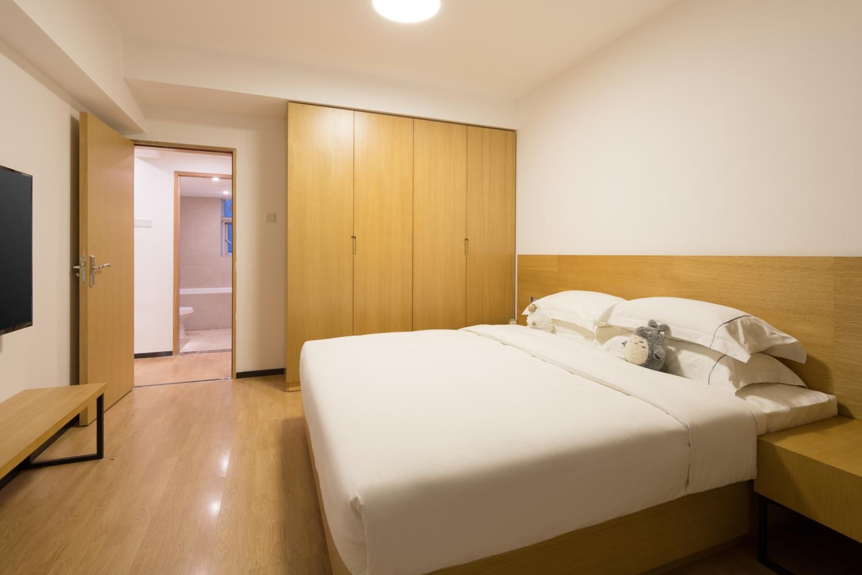 Two-Bedroom Suite - Photo 6