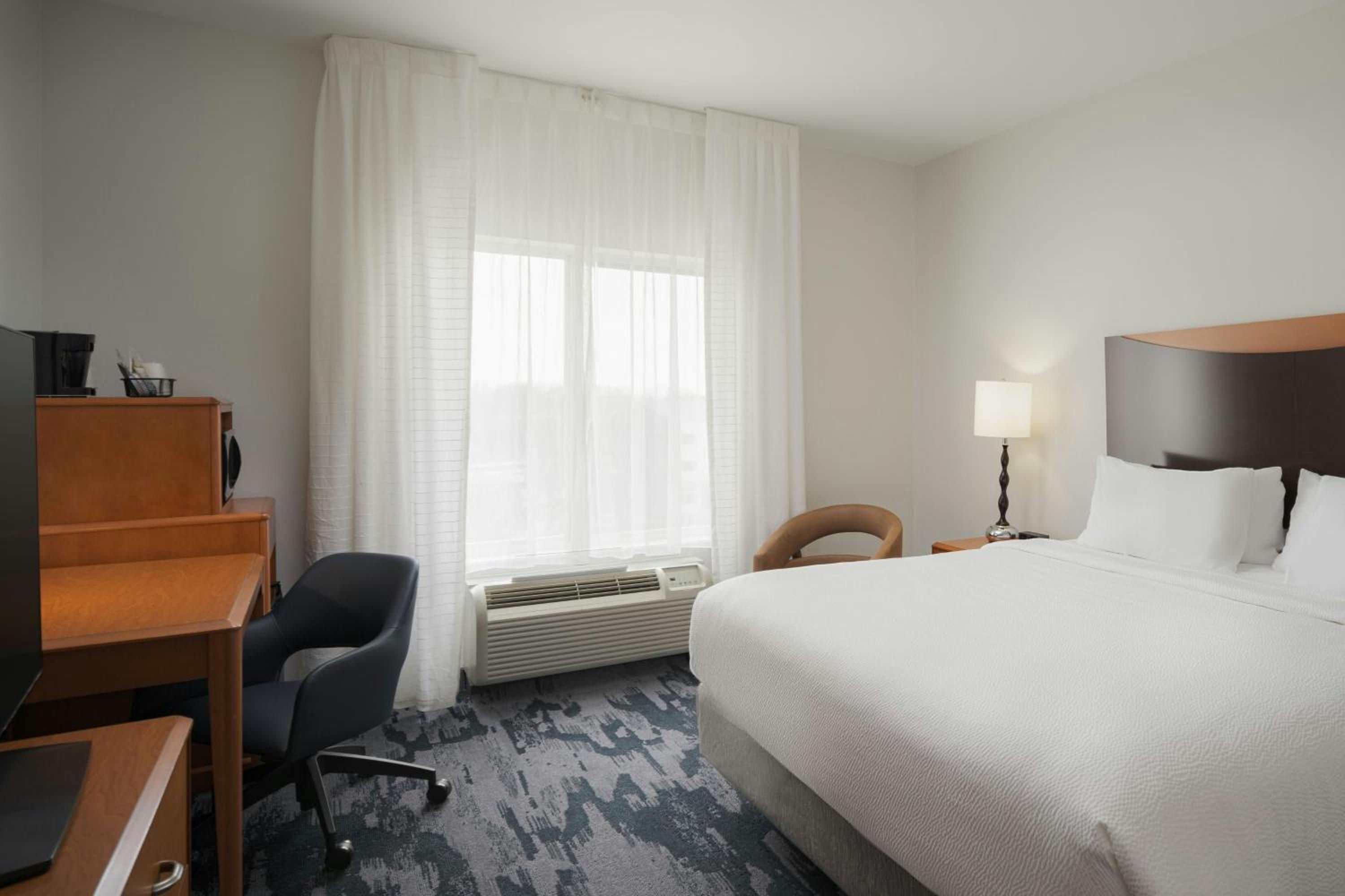 King Room - Hearing Accessible - Photo 1