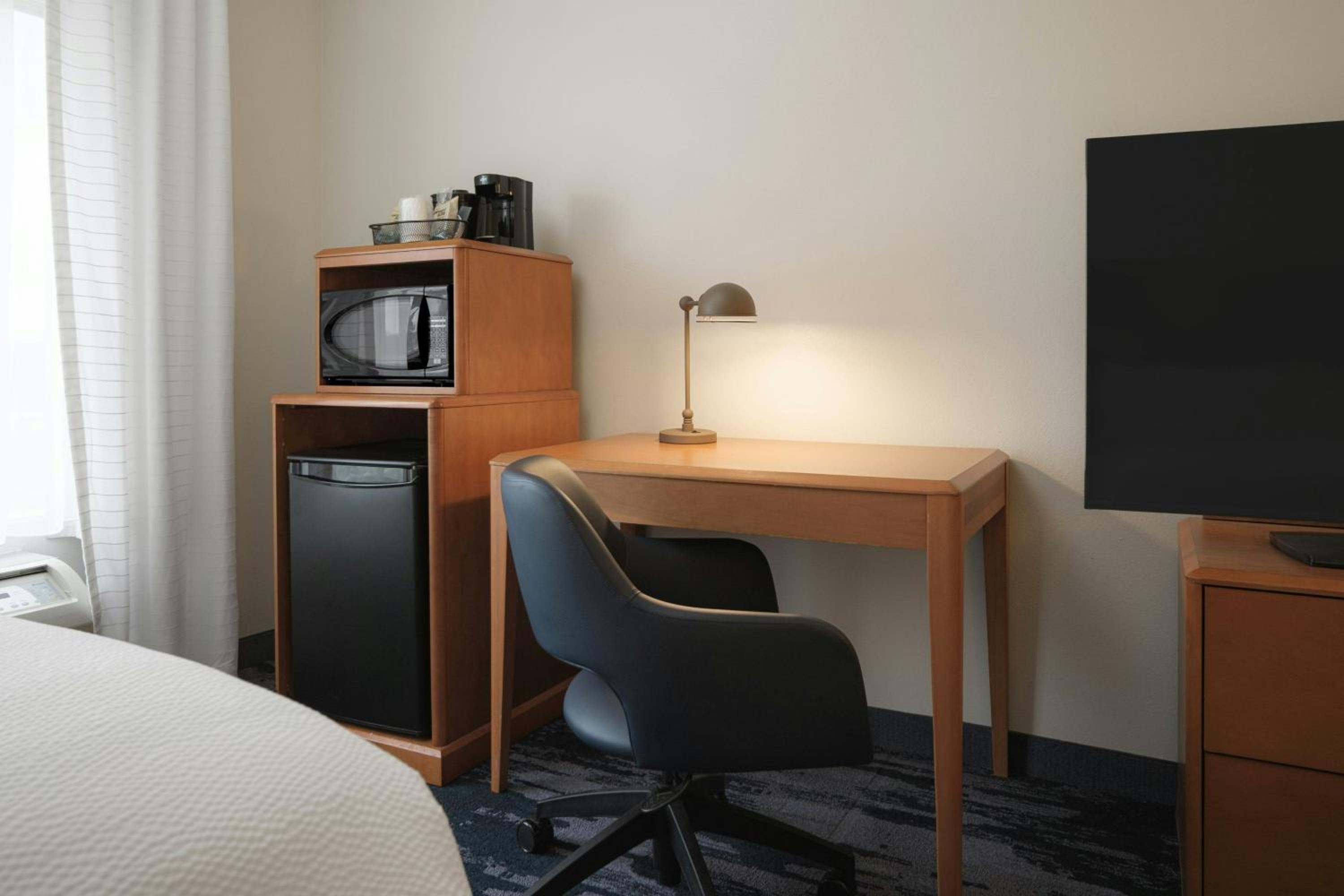 Queen Room with Two Queen Beds - Hearing Accessible - Photo 2