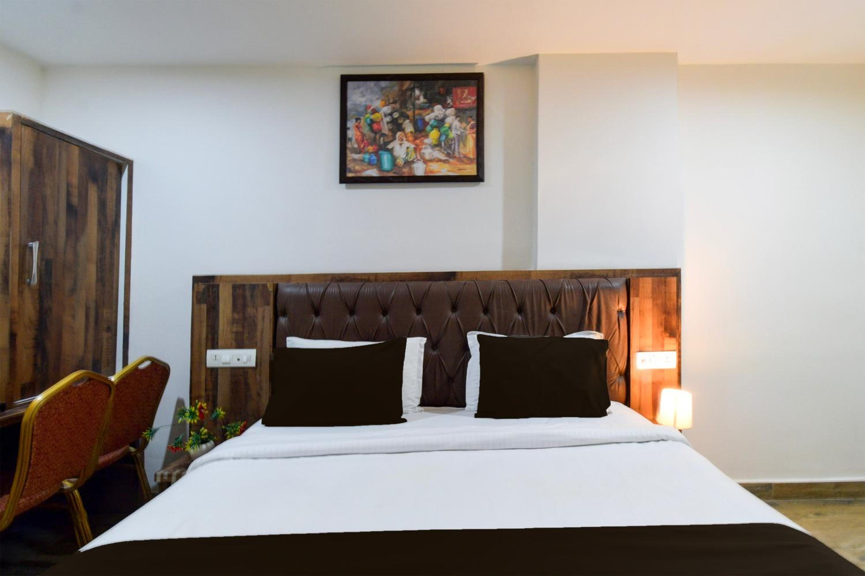 Deluxe Double Room photo 2